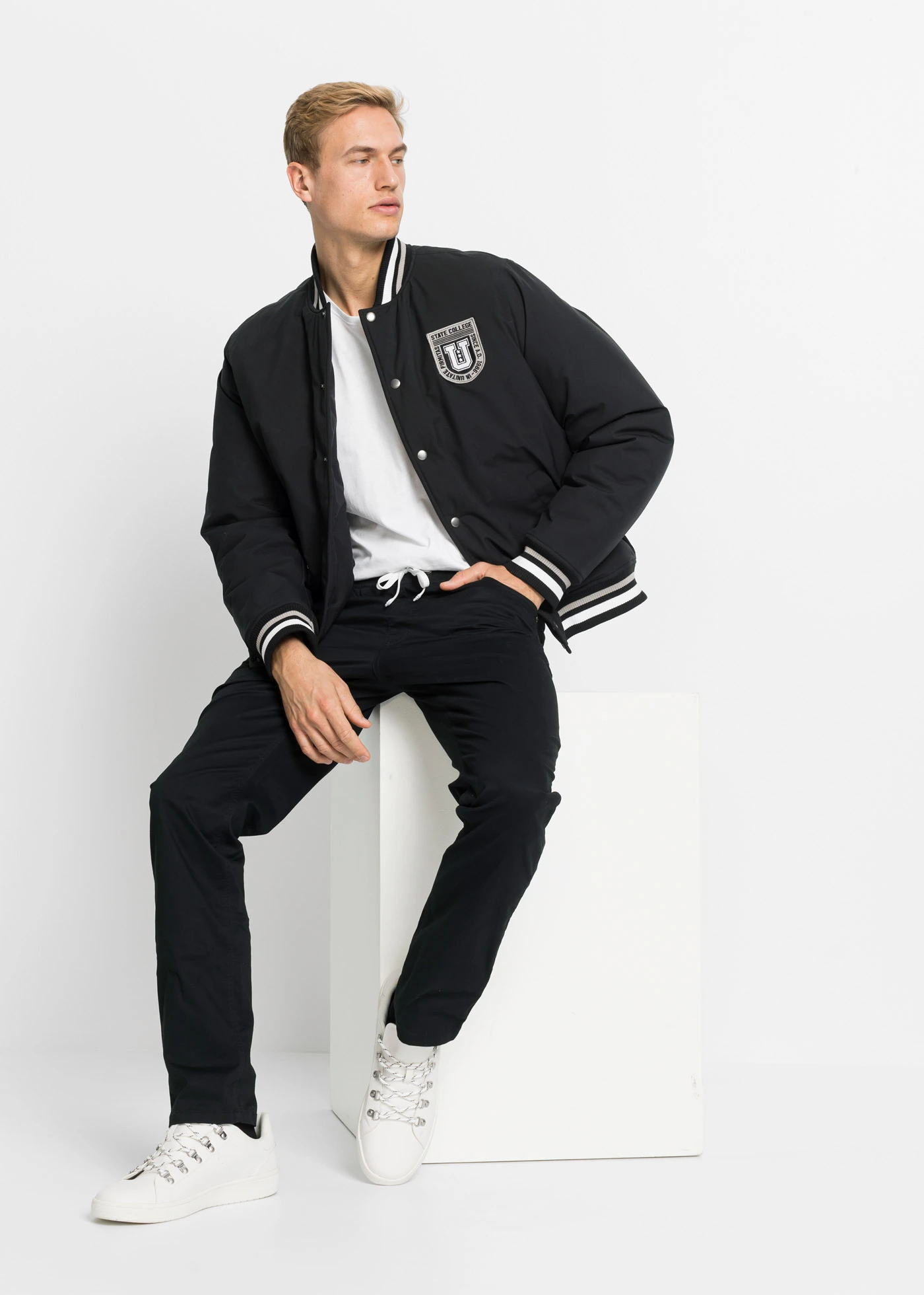 T-shirt met V-hals (set van 5) • wit+grijs gemêleerd+donkerolijfgroen+donkerblauw+zwart • bonprix online shop