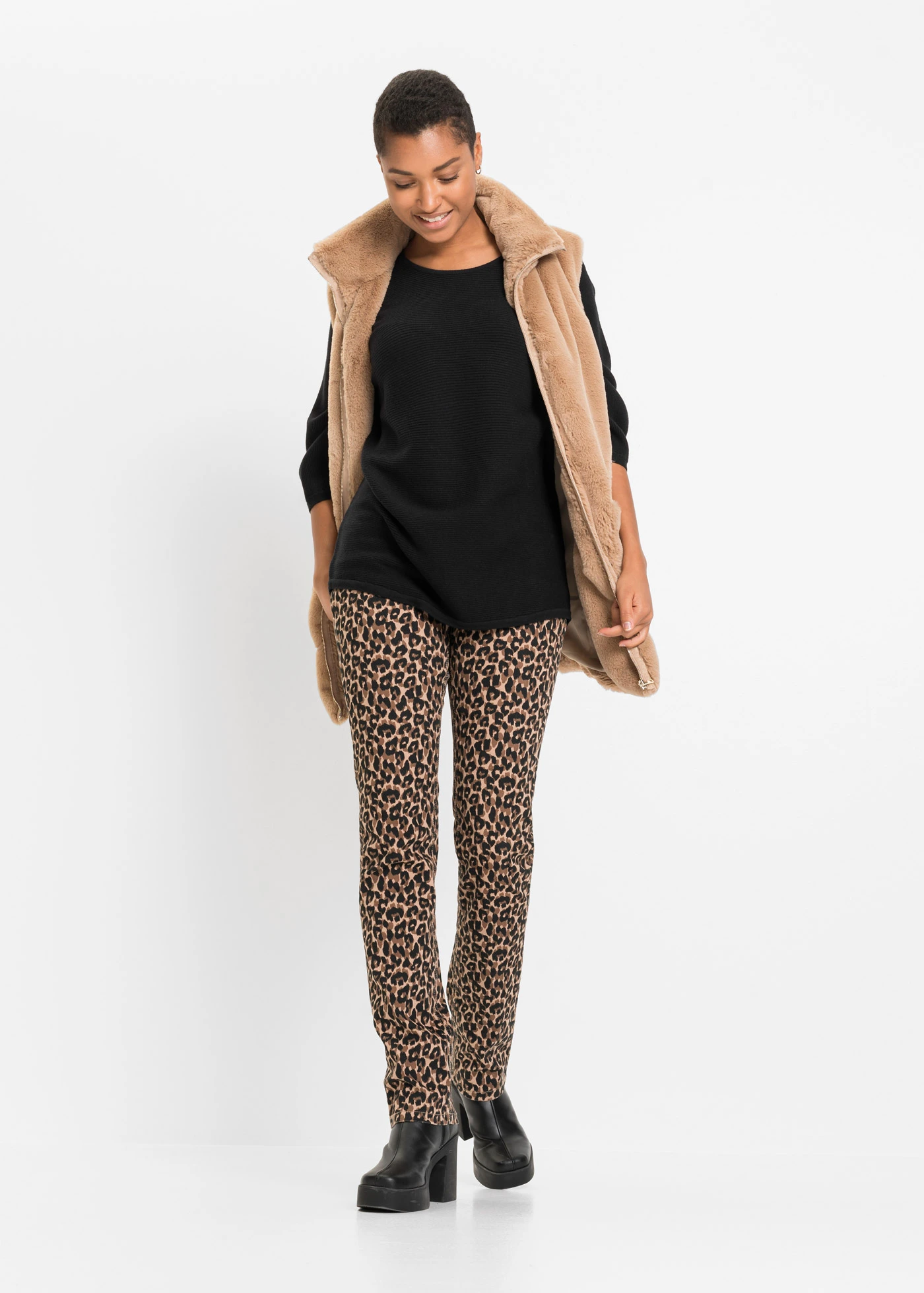 Pulover ripsat oversize, din material cu viscoză • negru • magazin bonprix