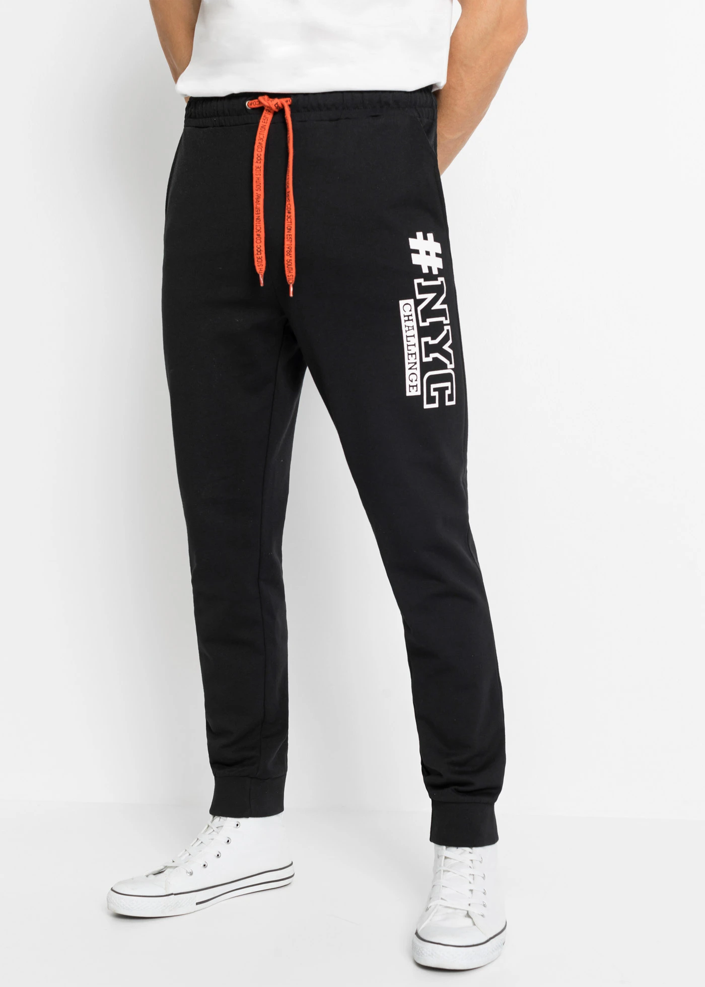 Pantaloni jogging, cu poliester reciclat • negru • magazin bonprix