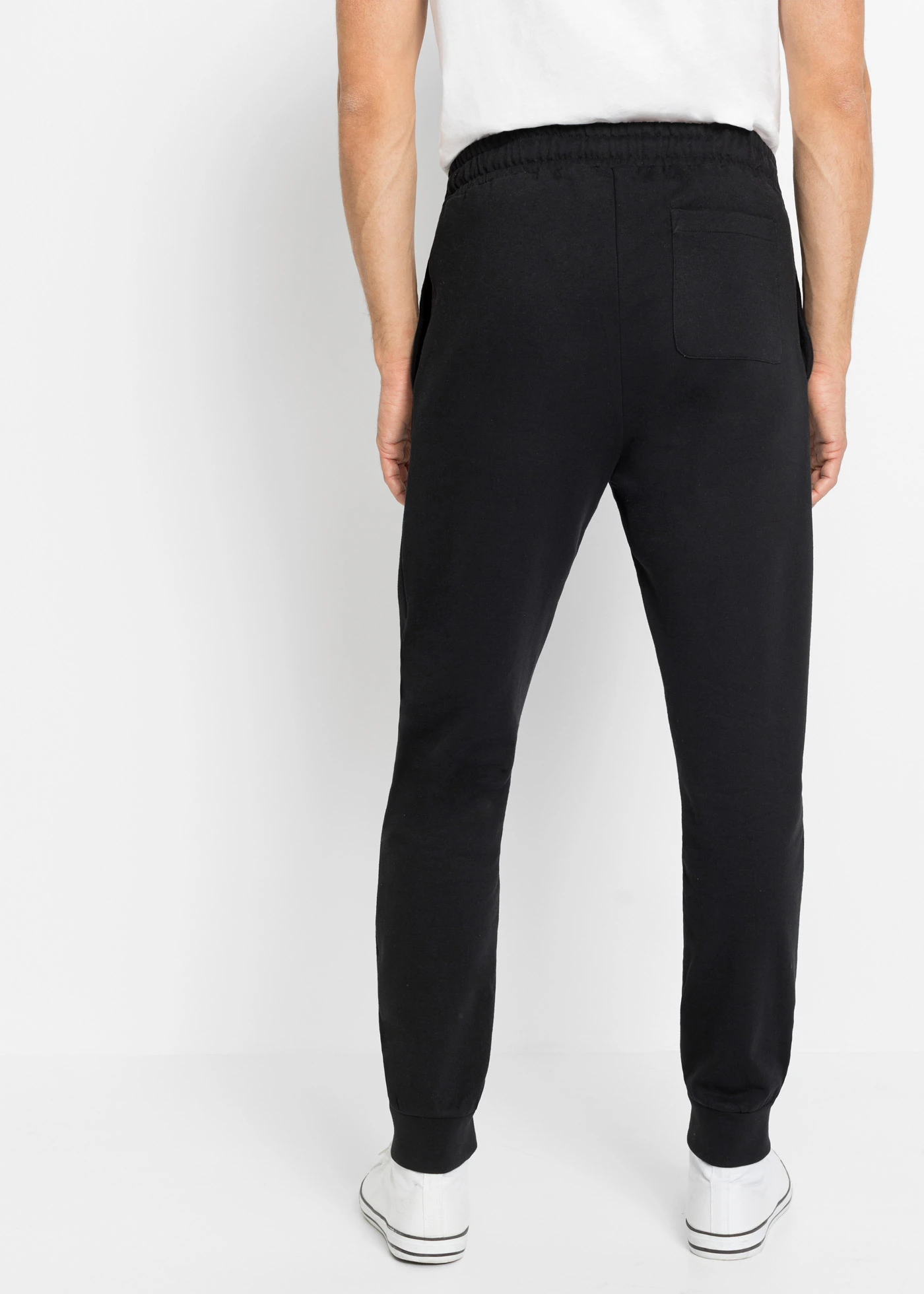 Pantalon de jogging avec polyester recyclé • noir • Boutique bonprix