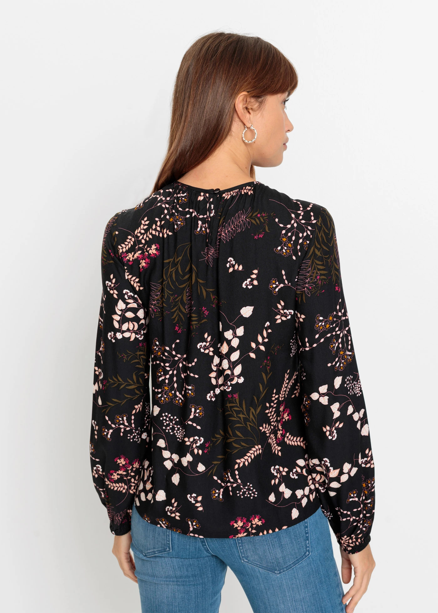Gedessineerde blouse van viscose • zwart gebloemd • bonprix online shop