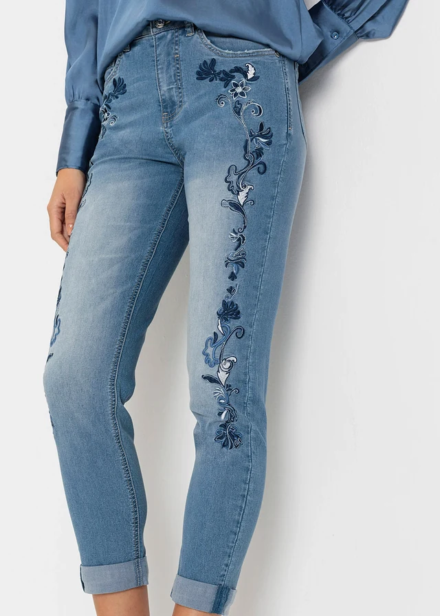 Slim fit jeans met mid waist, cropped • lichtblauw denim gebloemd • product-page.page-title-suffix