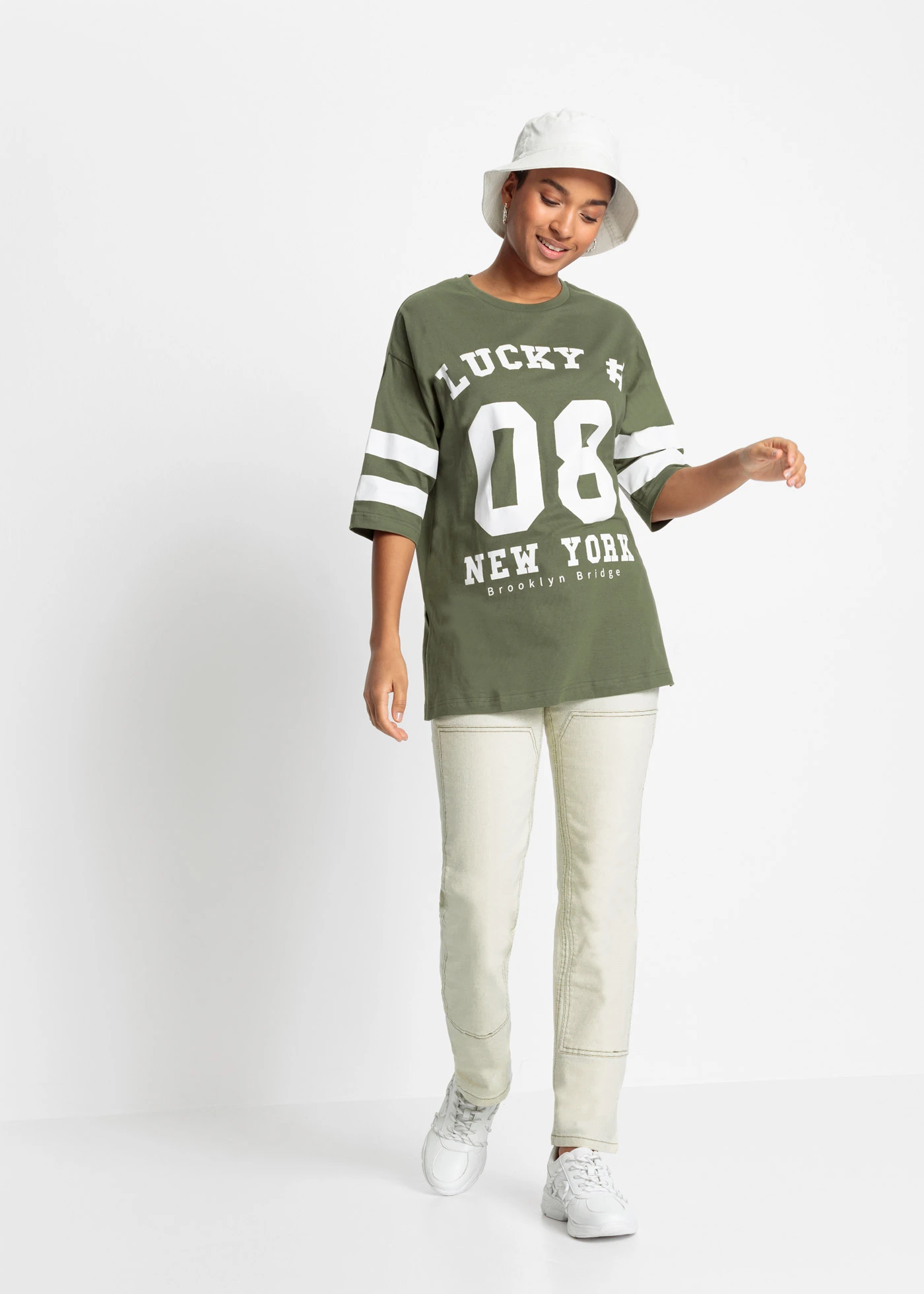 Oversize triko z čisté organické bavlny • olivovo-bílá s potiskem • bonprix obchod