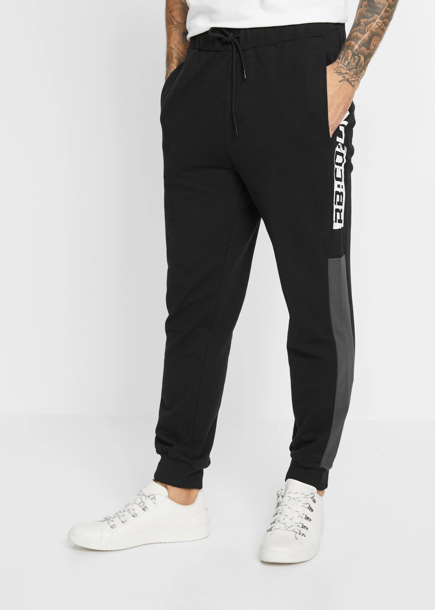 Pantaloni sport poliester reciclat • negru/gri închis • magazin bonprix