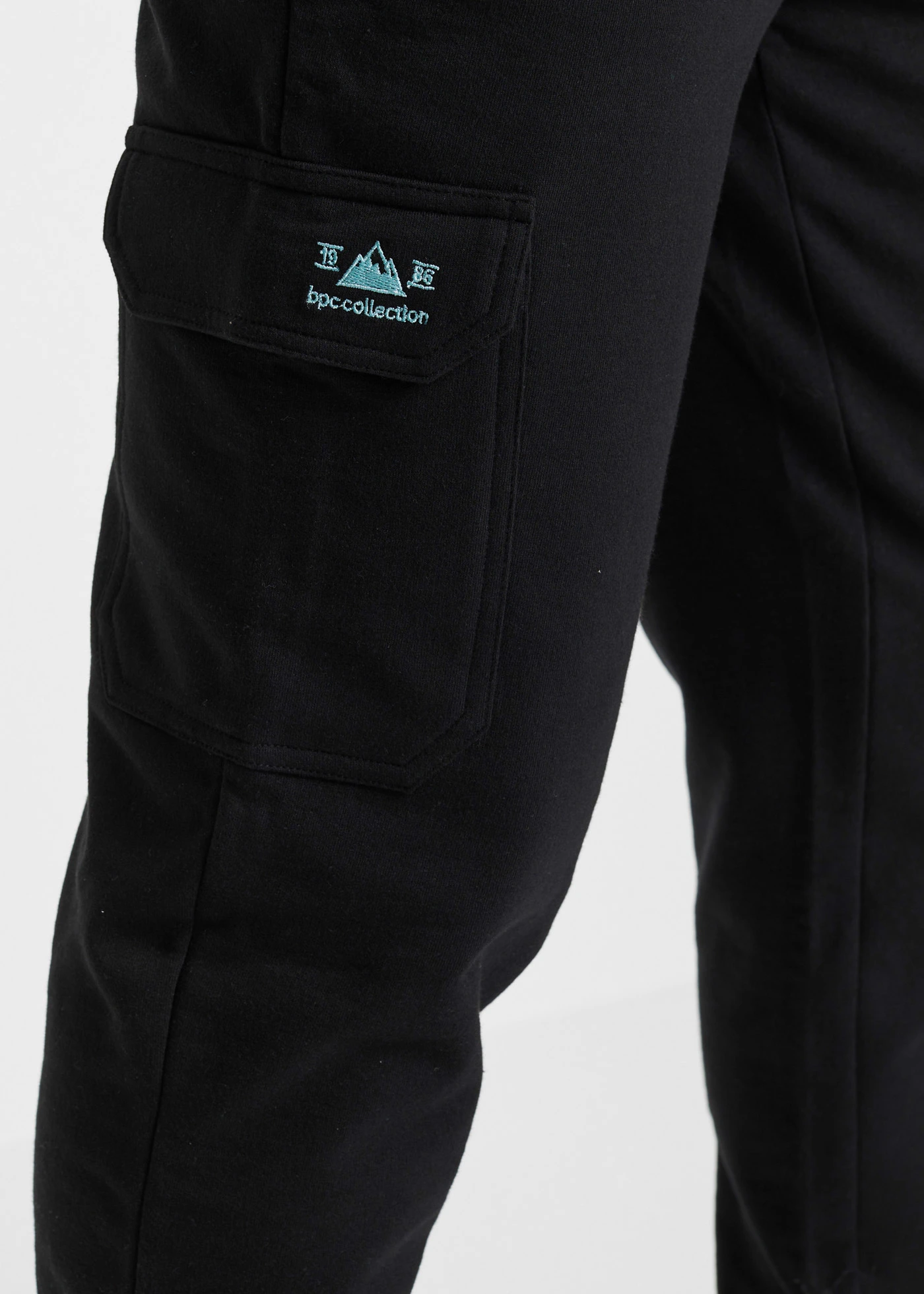 Joggingové cargo kalhoty, střih Regular Fit • černá • bonprix obchod