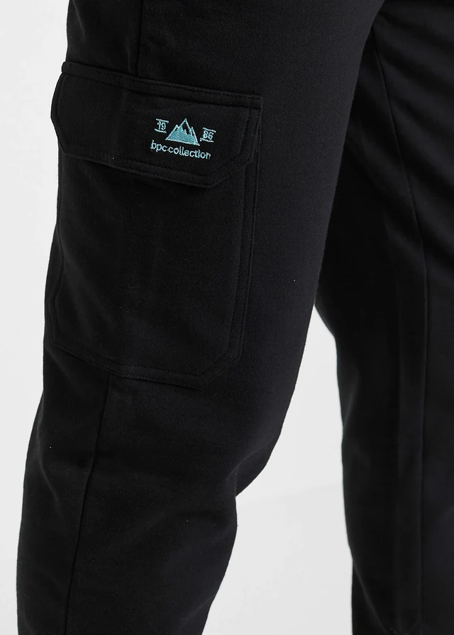 Cargo sportnadrág, Regular Fit • fekete • bonprix áruház