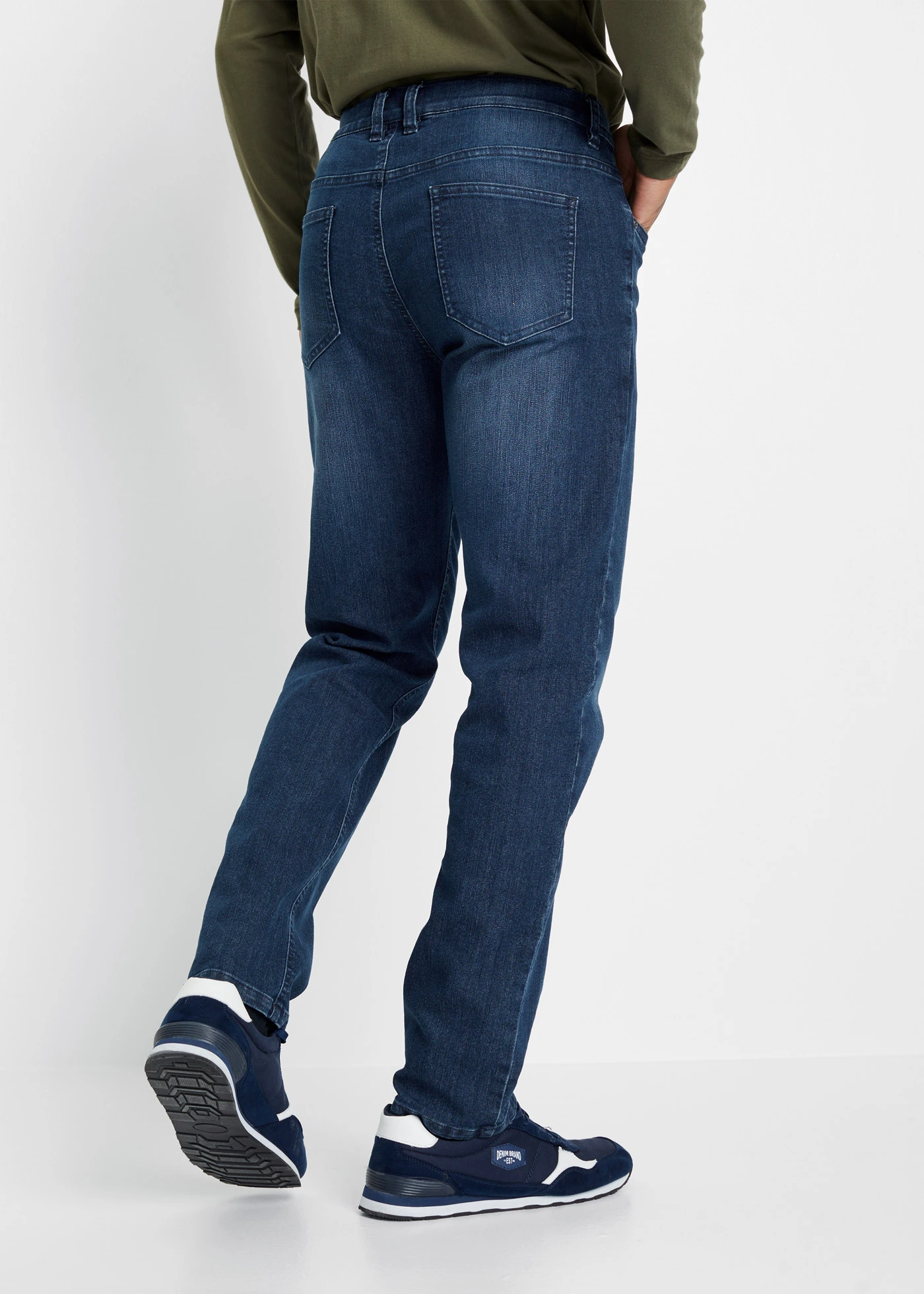 Könnyű Slim Fit farmer, Straight • sötétkék denim • bonprix áruház