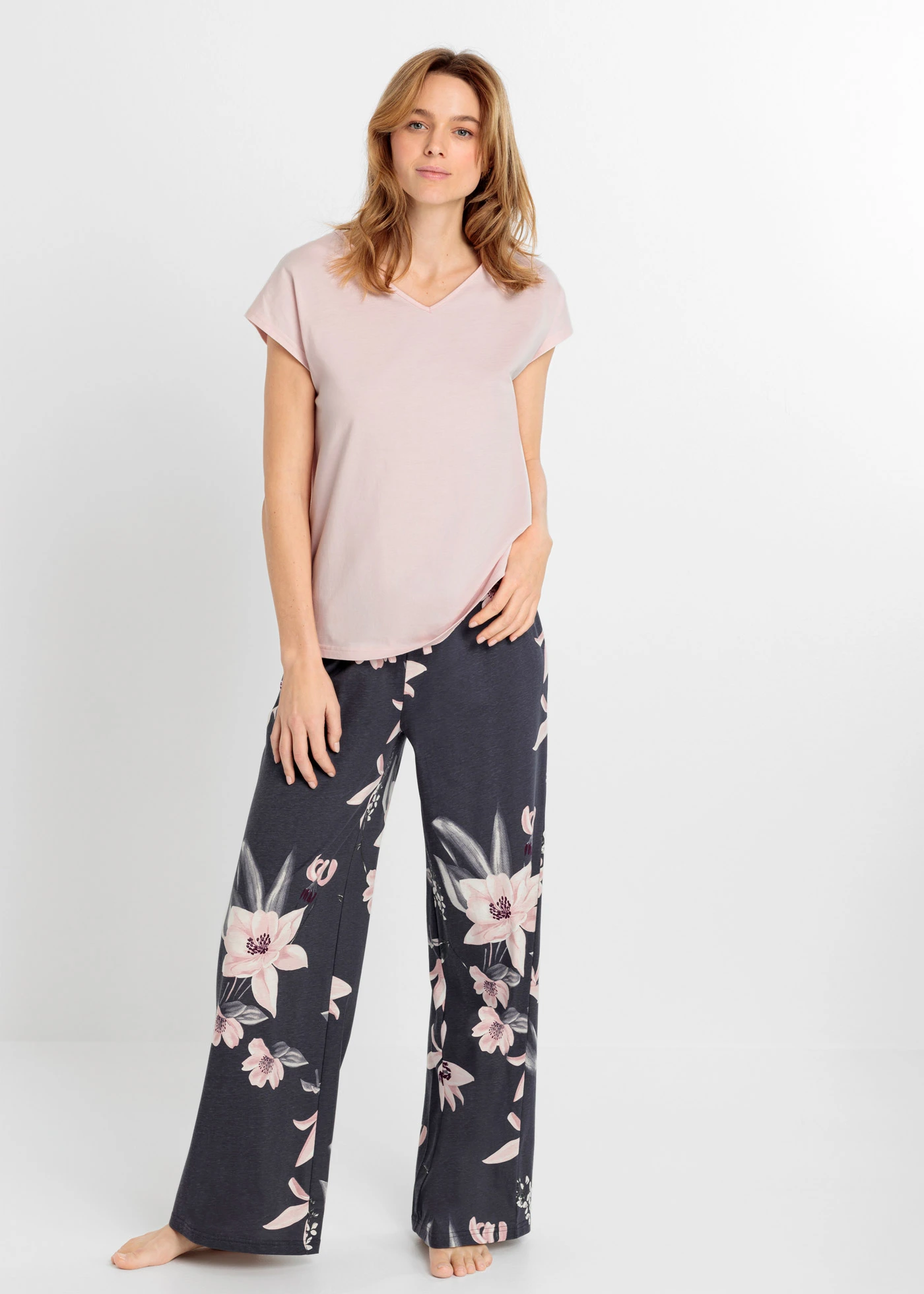 Pijama cu pantaloni largi • roz pal/albastru-afină cu imprimeu • magazin bonprix