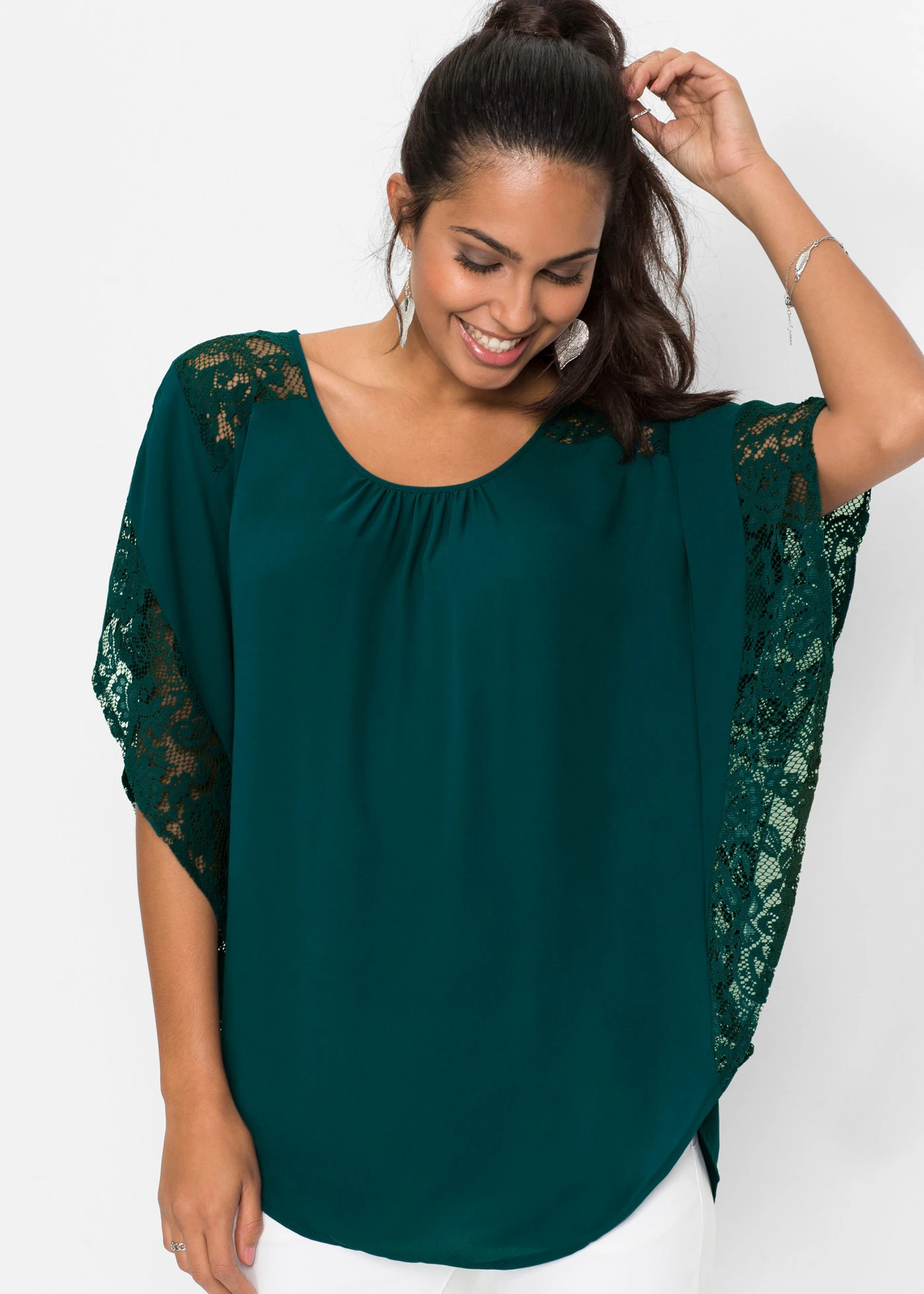 Blouse avec applications • vert profond • Boutique bonprix