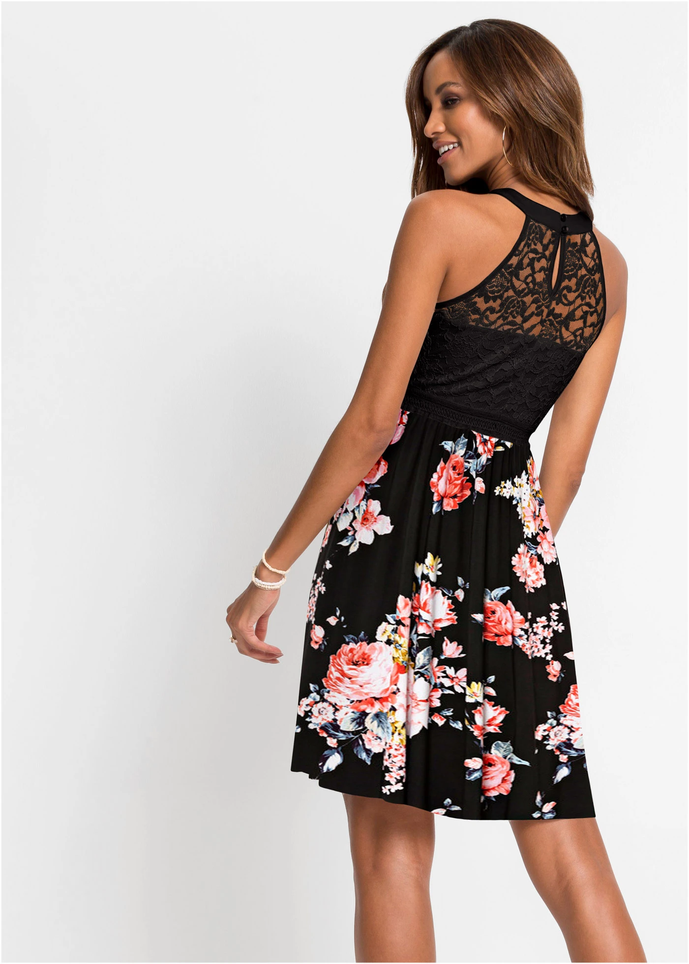 Robe en jersey avec dentelle • noir-rose floral • Boutique bonprix
