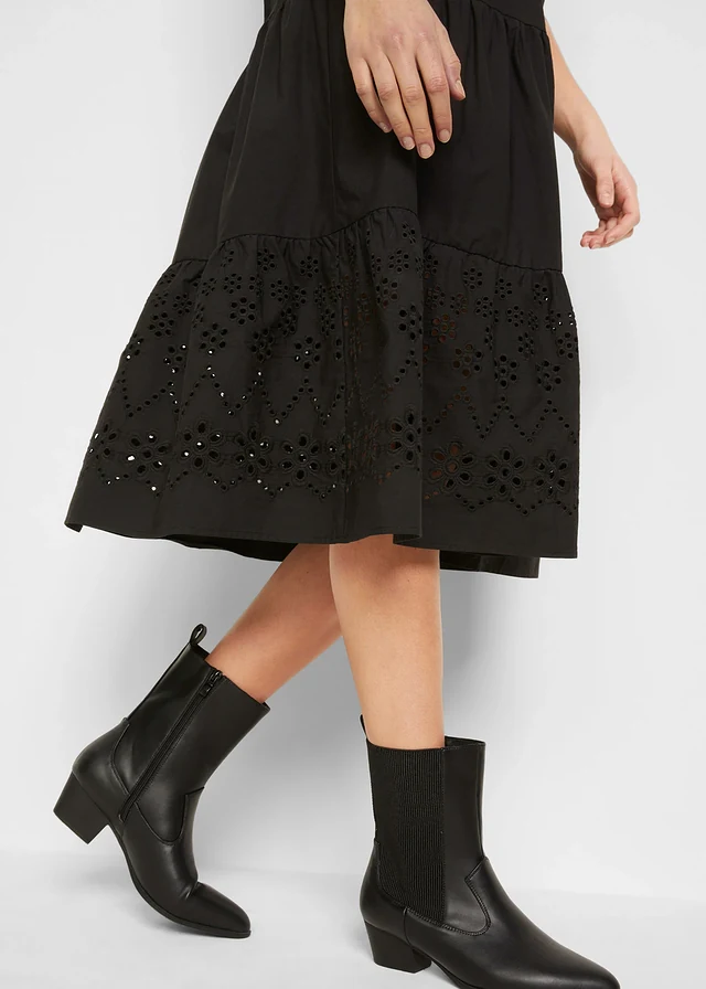 Robe 100% coton avec broderies anglaises • noir • product-page.page-title-suffix