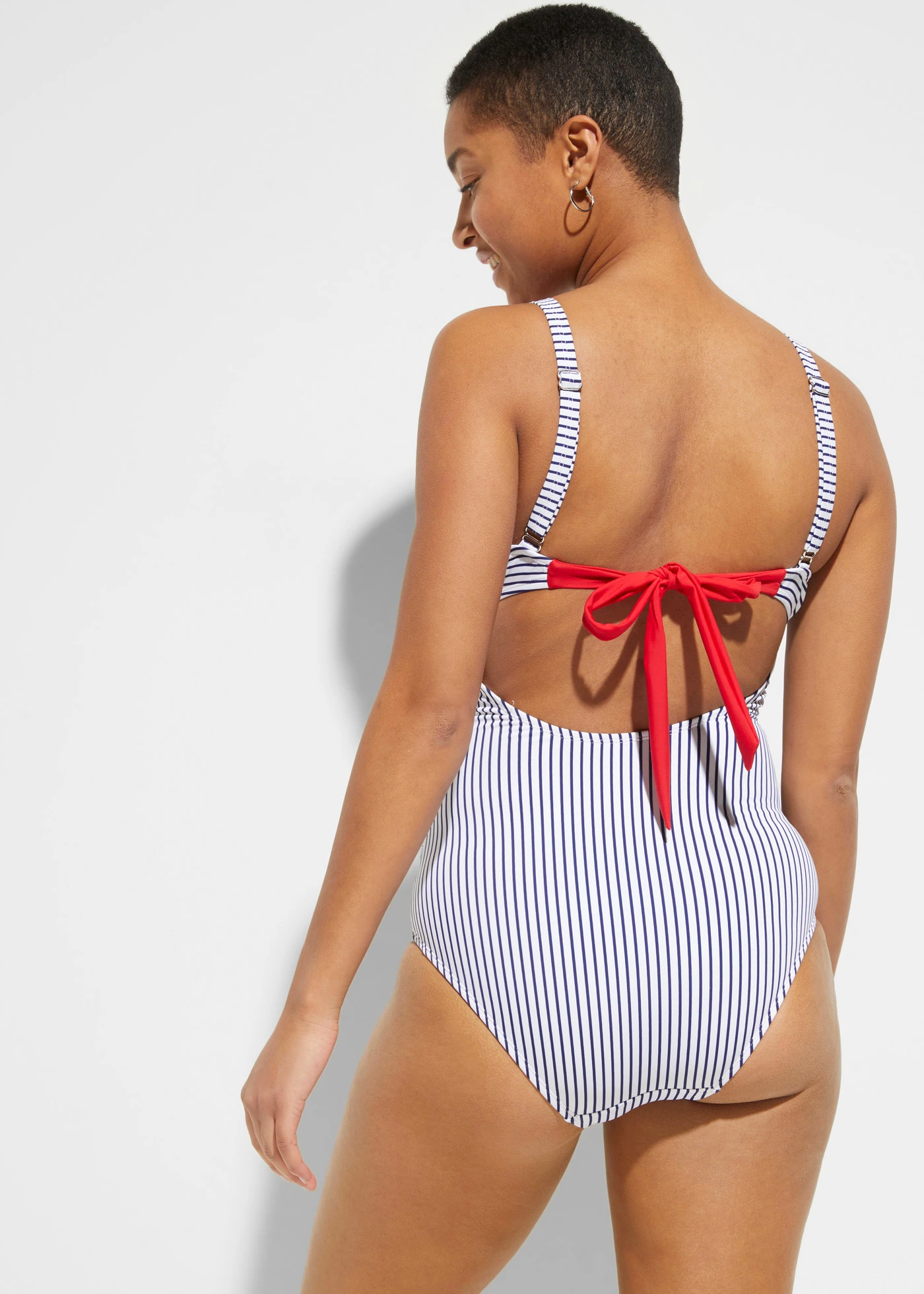 Maillot 1 pièce de grossesse • bleu / blanc rayé • Boutique bonprix