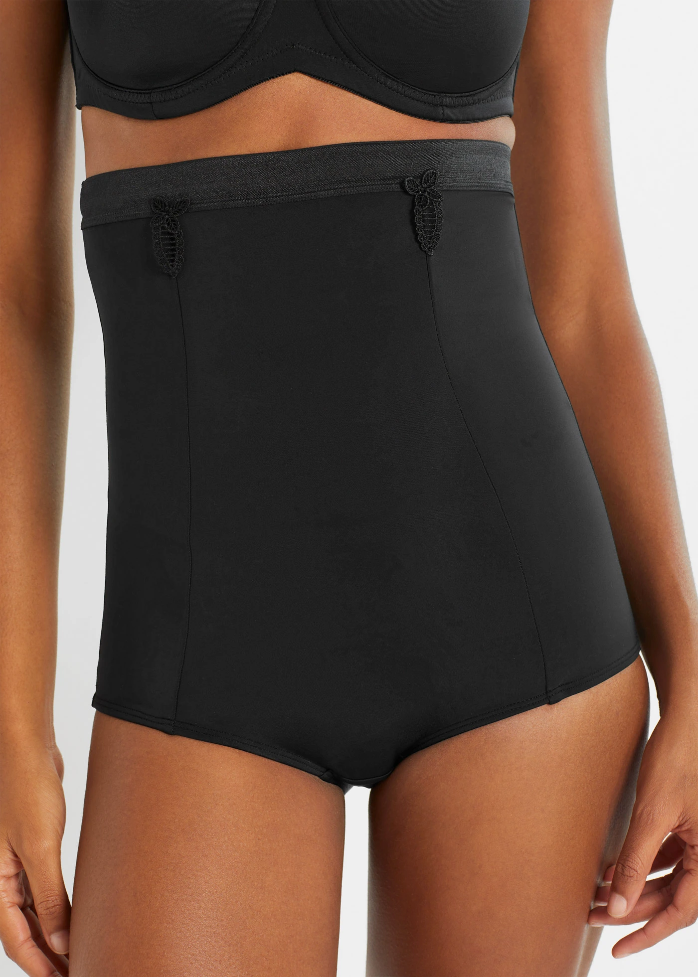 Panty super înalt, efect shape puternic • negru • magazin bonprix