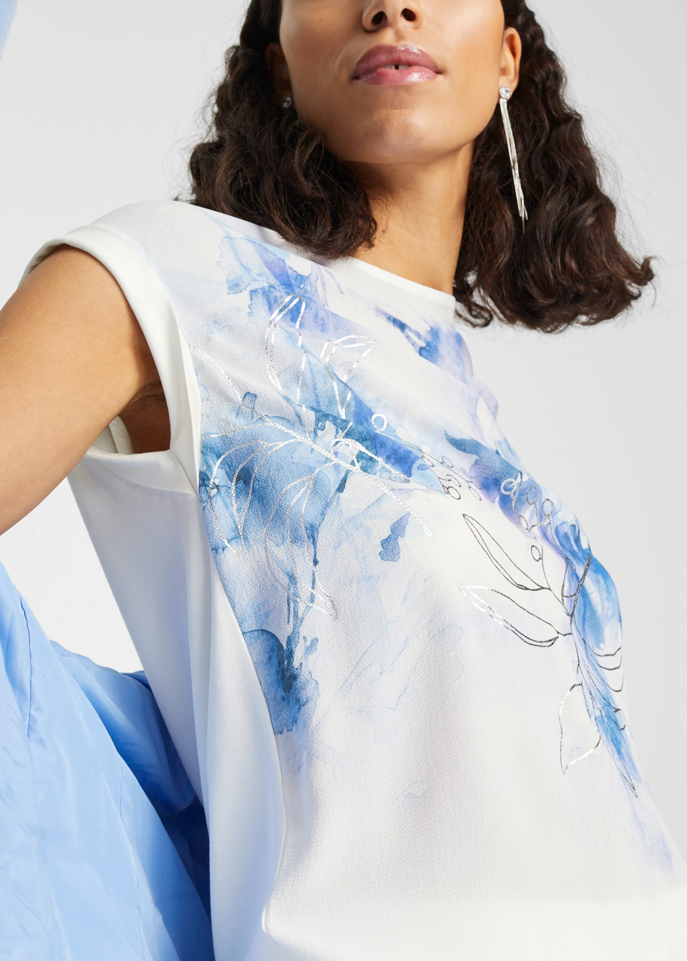 Blouse • wolwit-blauw gebloemd • bonprix online shop