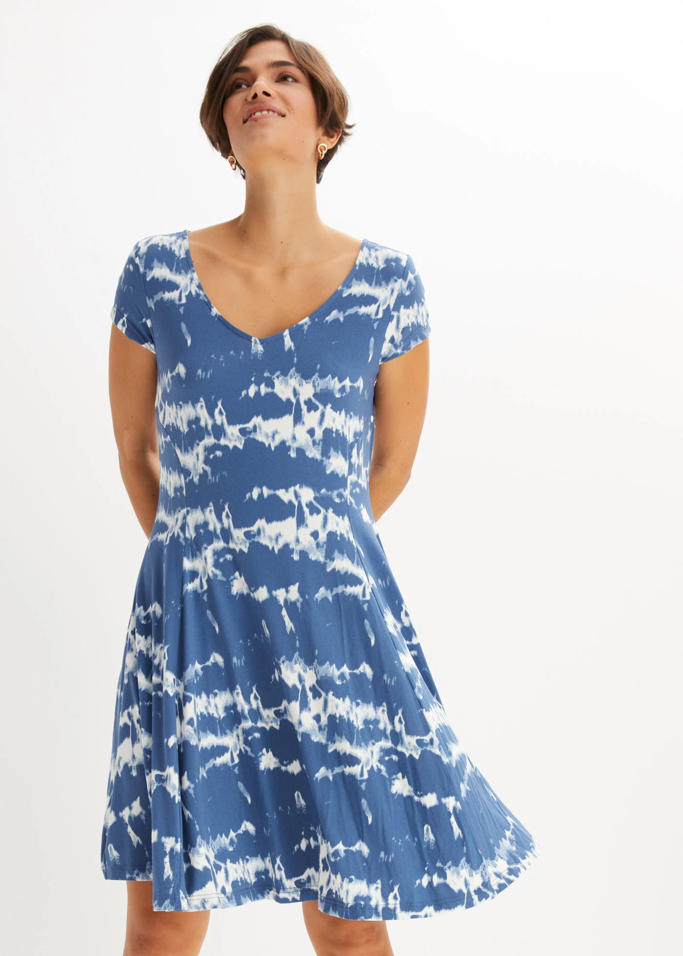 Shirtjurk van soepele viscose • jeansblauw gedessineerd • bonprix online shop