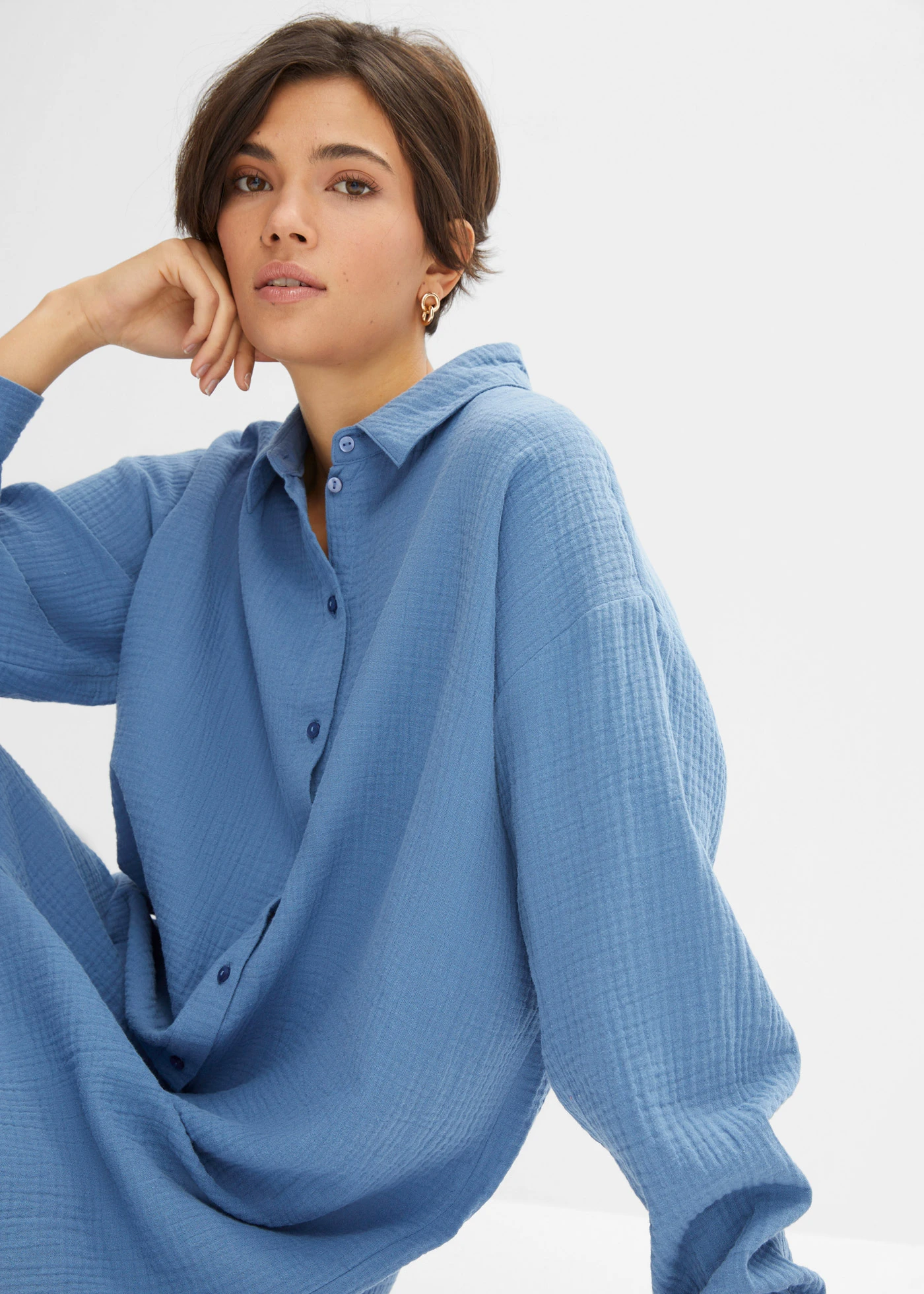 Oversized blouse van mousseline • jeansblauw • bonprix online shop