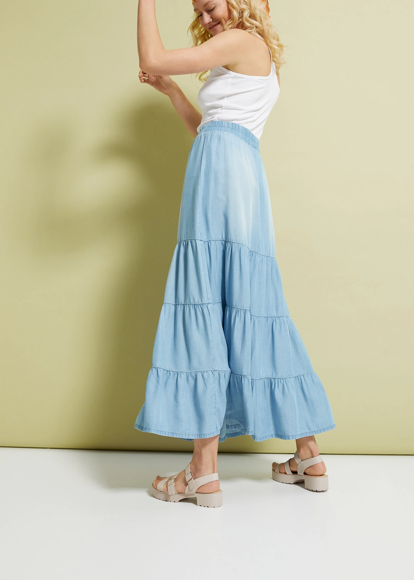 Jupe longue étagée • bleu clair denim • Boutique bonprix