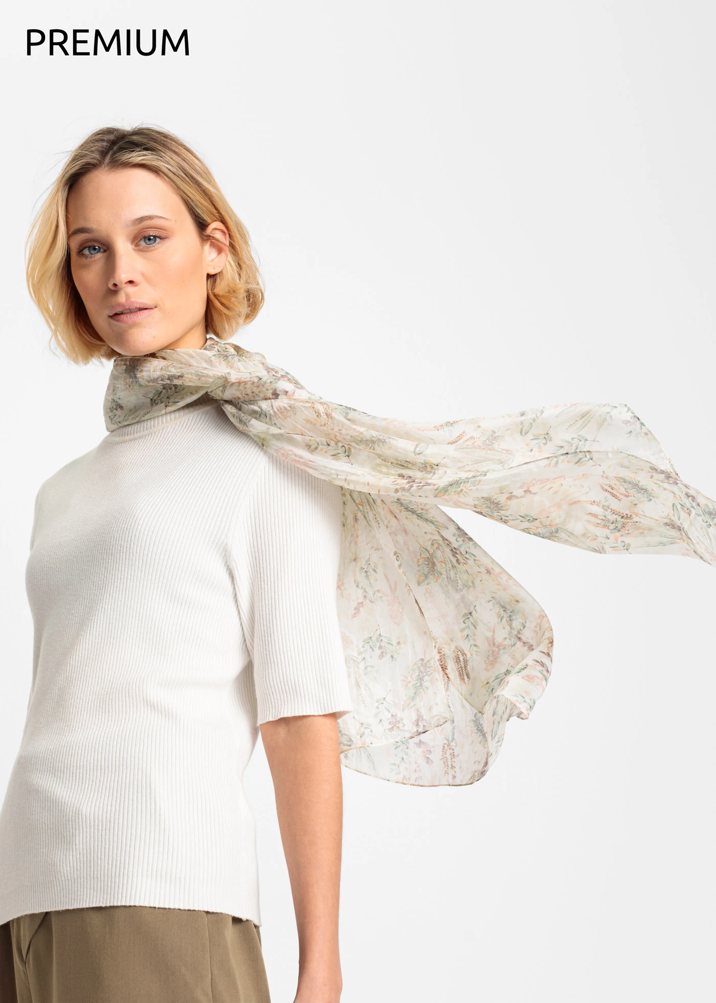 Hedvábná šála • světle pískovo-světle rákosová • bonprix obchod