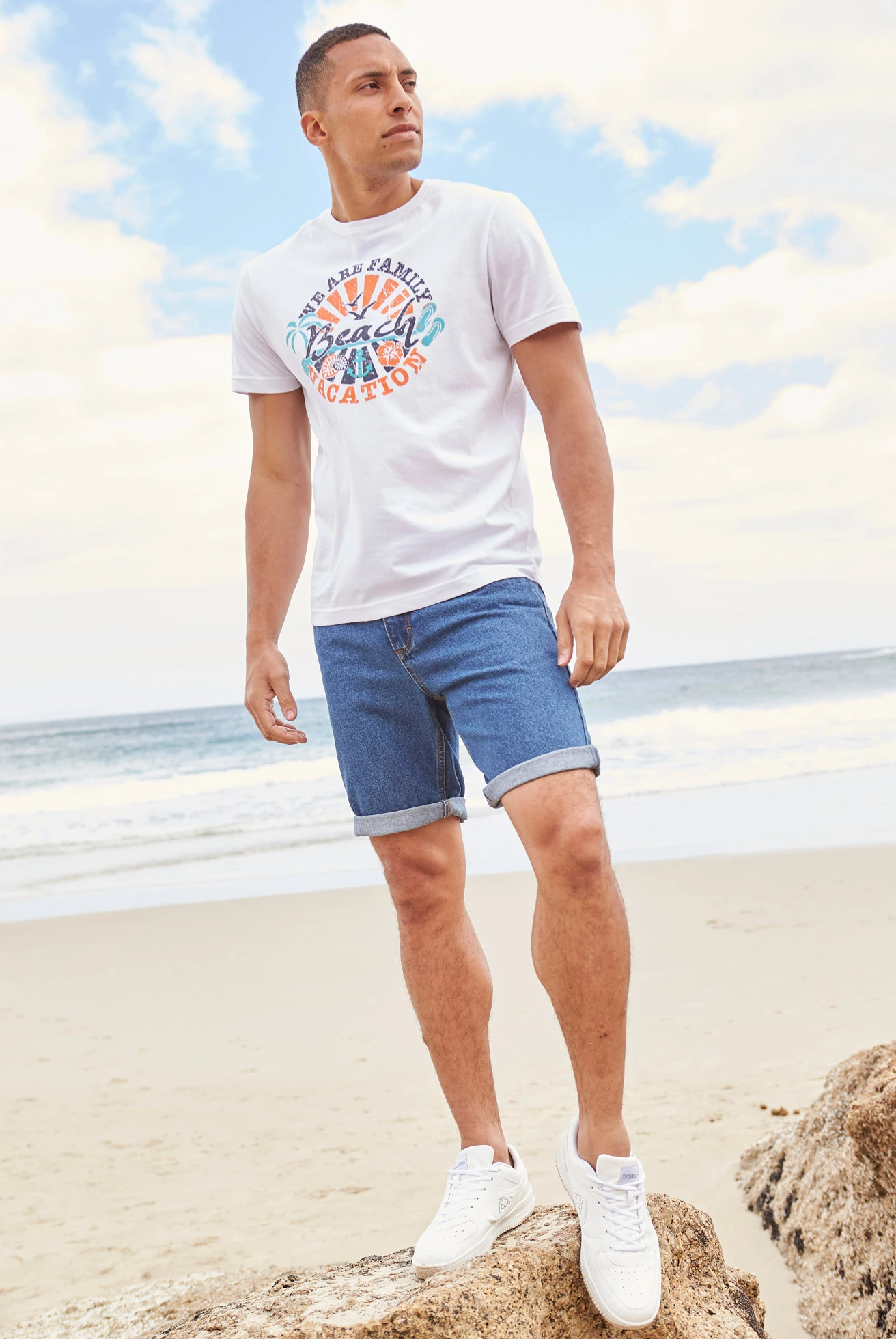 Bermuda en jean avec taille élastiquée sur les côtés, Classic Fit • bleu clair denim • Boutique bonprix