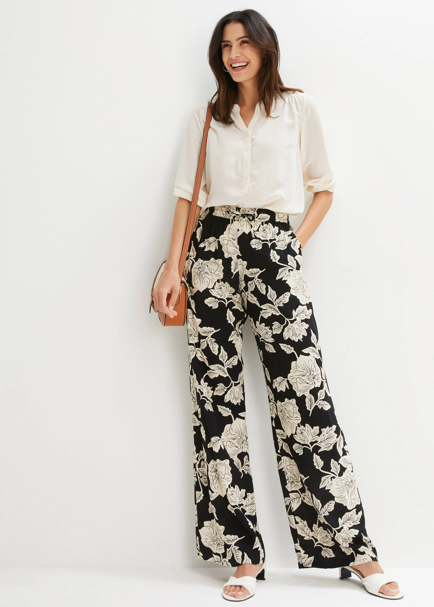 Pantalon palazzo imprimé en viscose • noir-gris galet à fleurs • Boutique bonprix