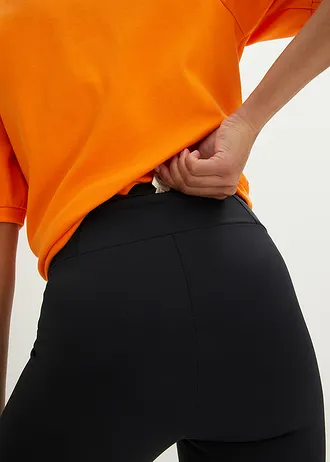 Sport biciklisnadrág Ocean Bound Plastic-kal és bermuda hosszban • fekete • bonprix áruház