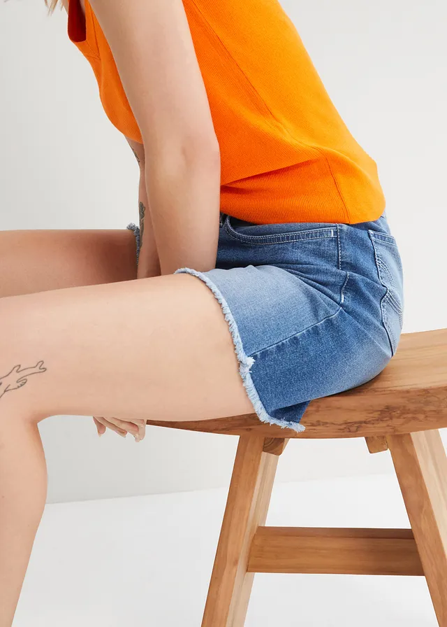 Stretch jeans short, mid waist • lichtblauw denim • product-page.page-title-suffix