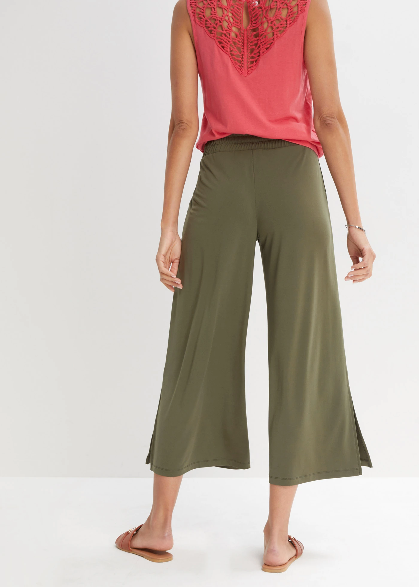 Jersey broek met een comfortabele band • donkerolijfgroen-zilverkleur • bonprix online shop