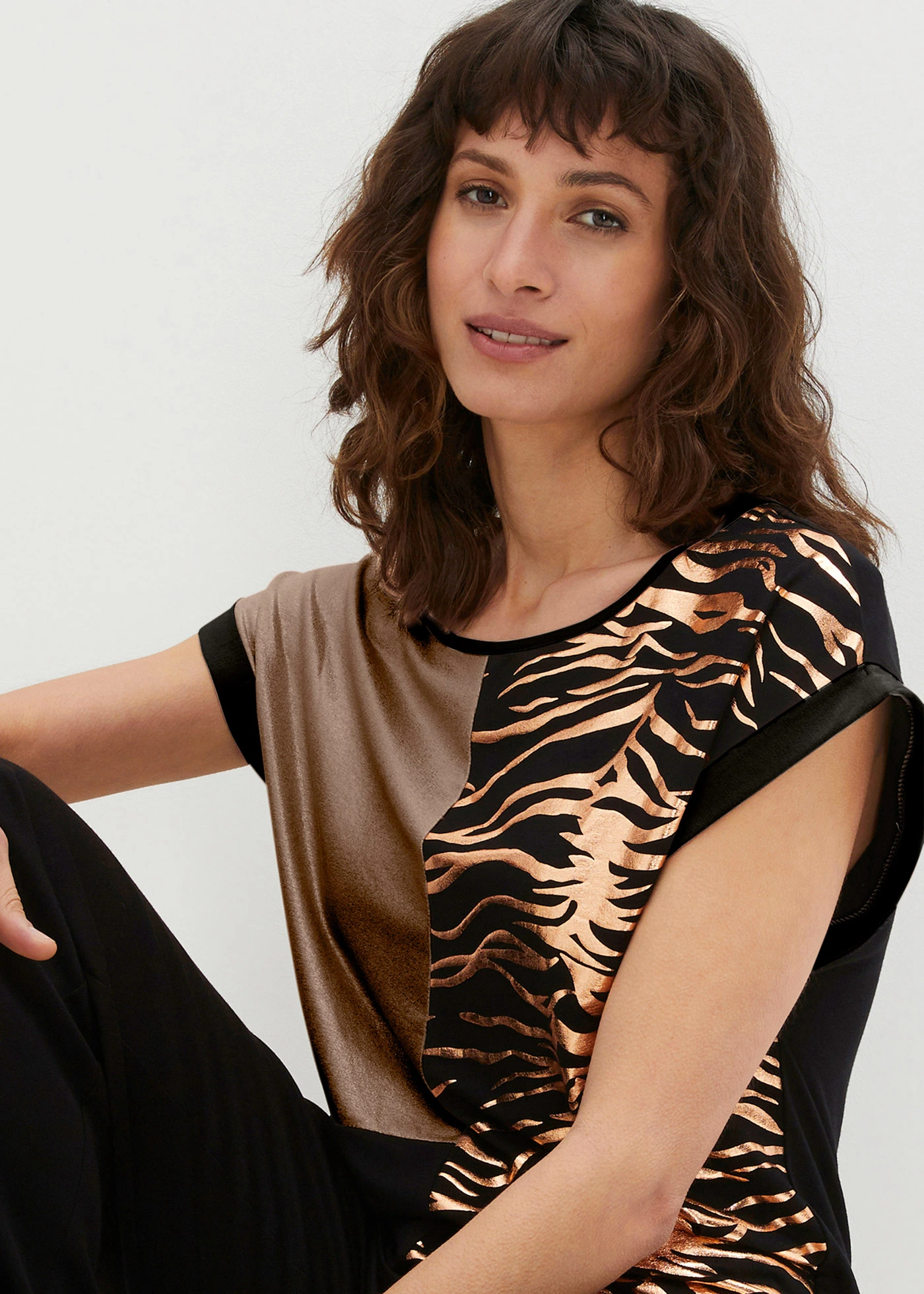 Shirt w optyce patchworkowego • czarno - miedziany metaliczny • sklep bonprix