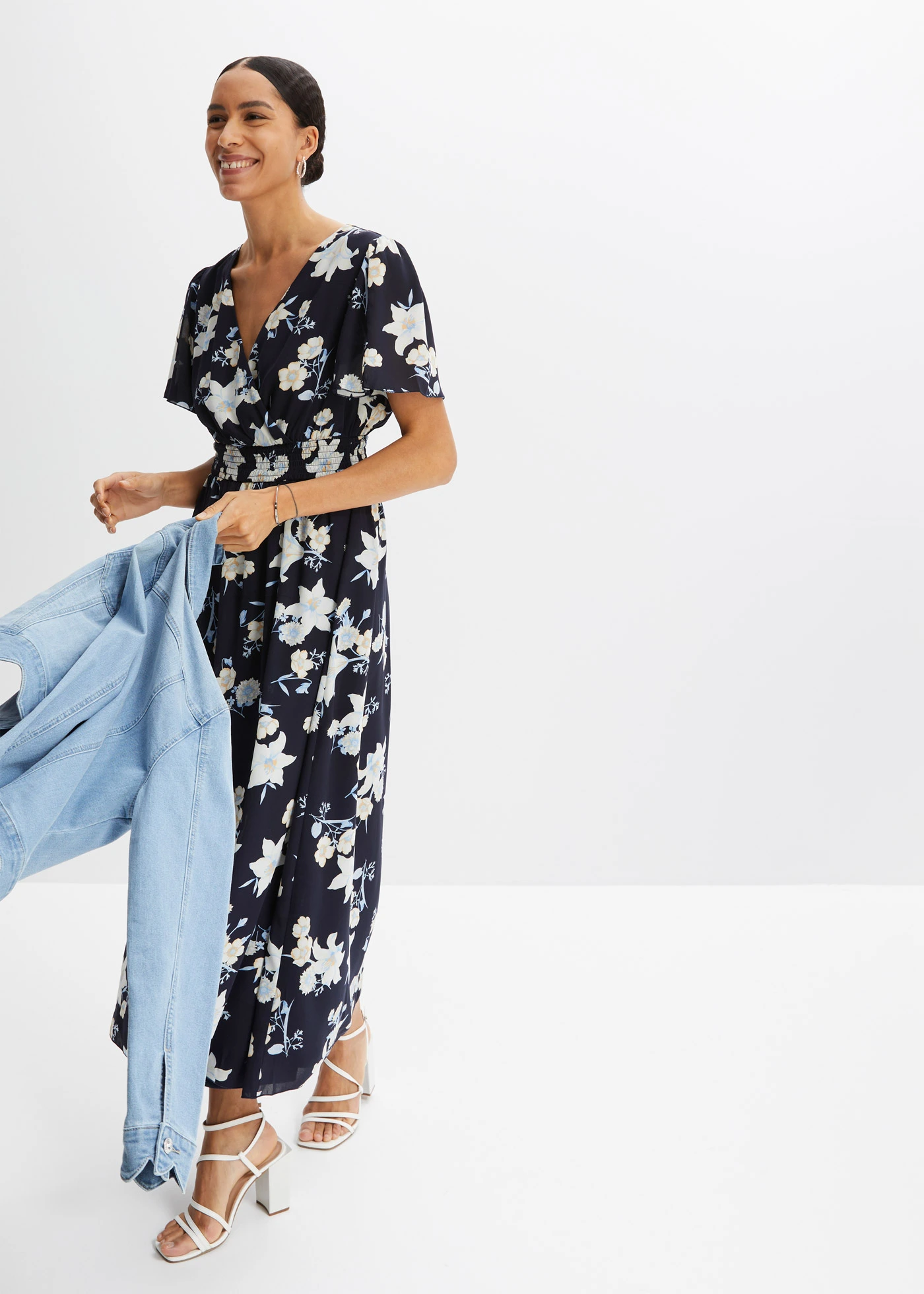 Robe longue à imprimé floral • bleu foncé avec lys • Boutique bonprix