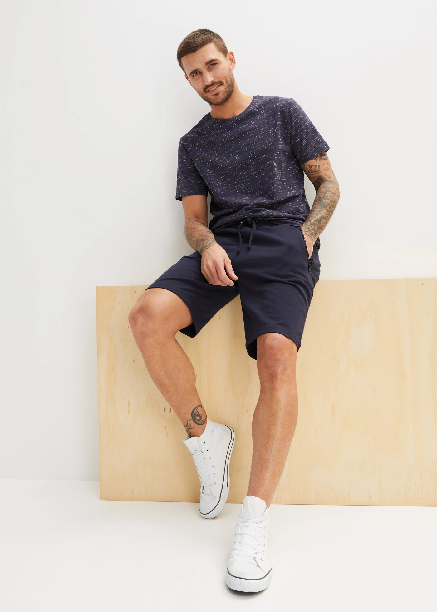 Bermuda sweat avec poches latérales zippées • bleu foncé • Boutique bonprix