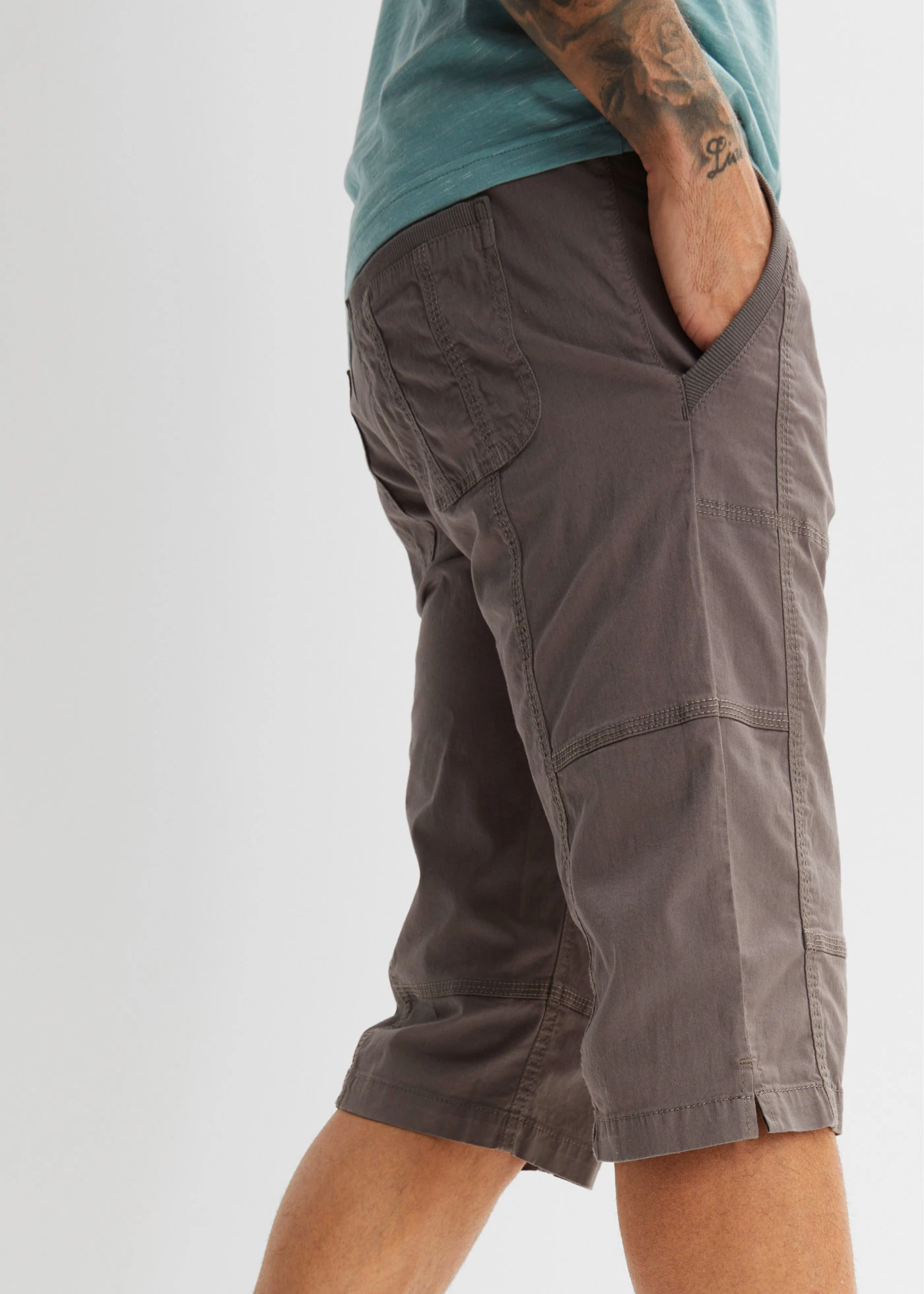 Bermuda long et extensible, coupe confort, regular • gris fumé • Boutique bonprix