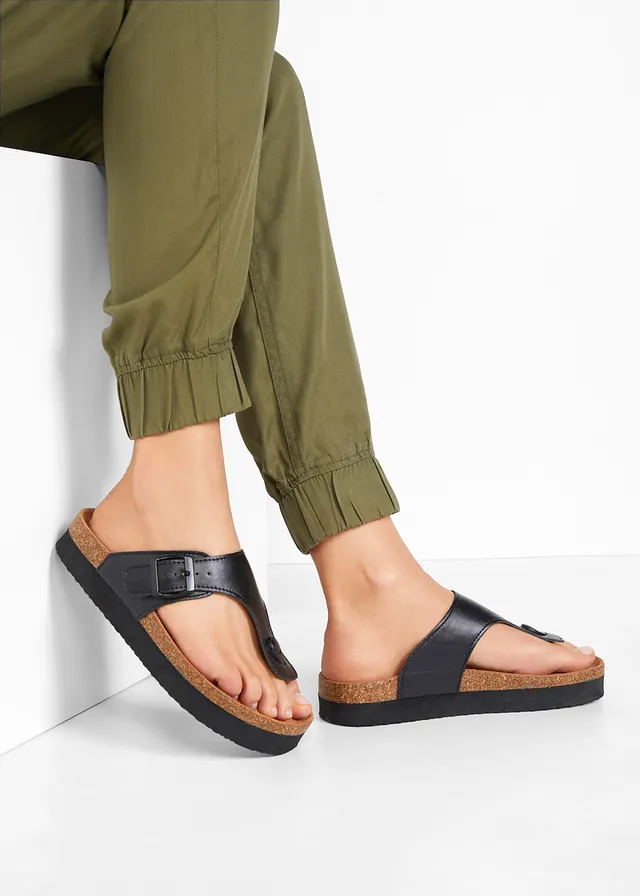 Teenslippers • zwart • bonprix online shop