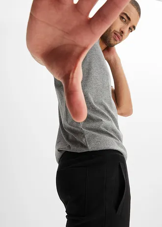 Bermudy dresowe, regular fit • czarny • sklep bonprix