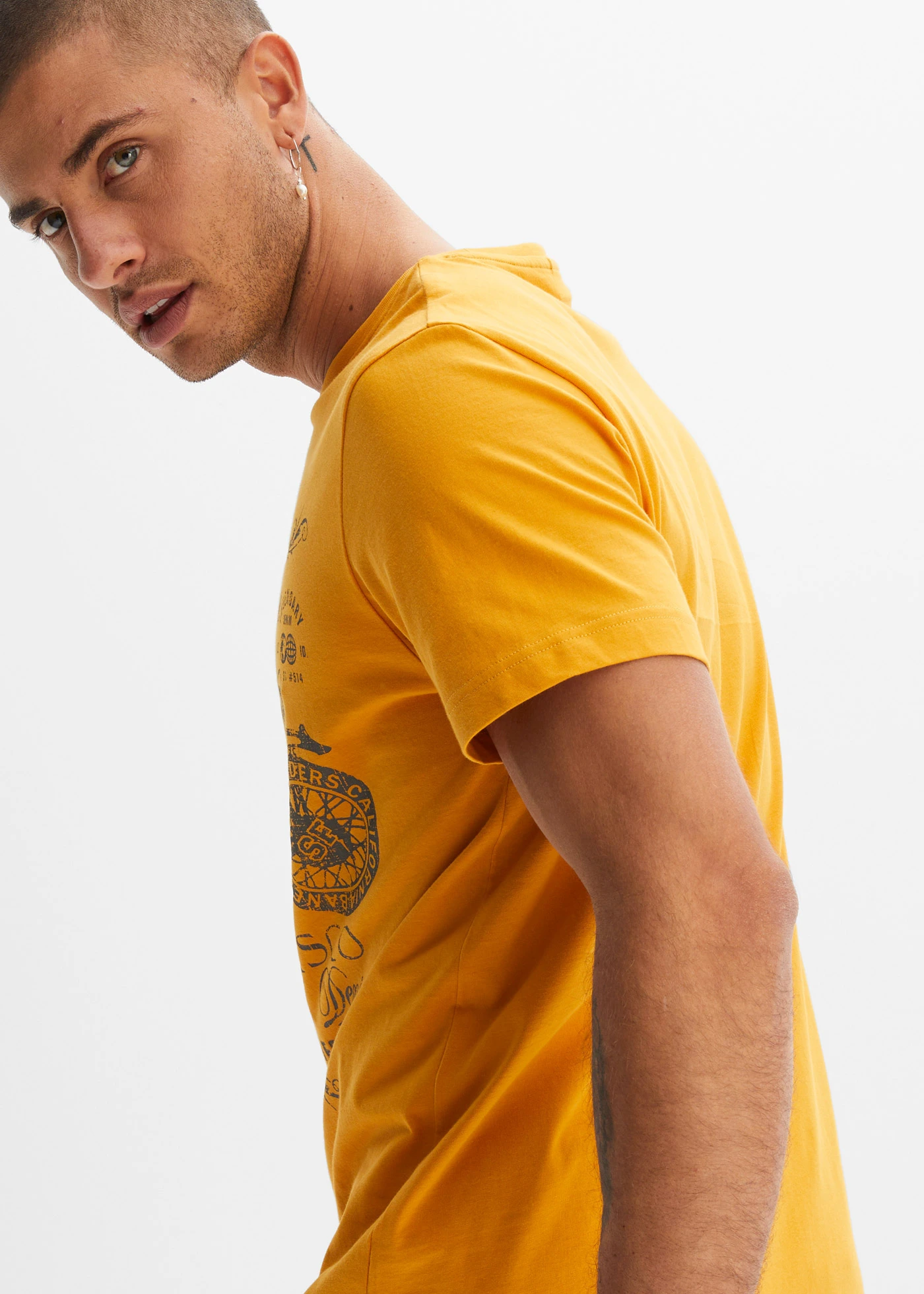 T-shirt van puur katoen • honingkleur met print • bonprix online shop