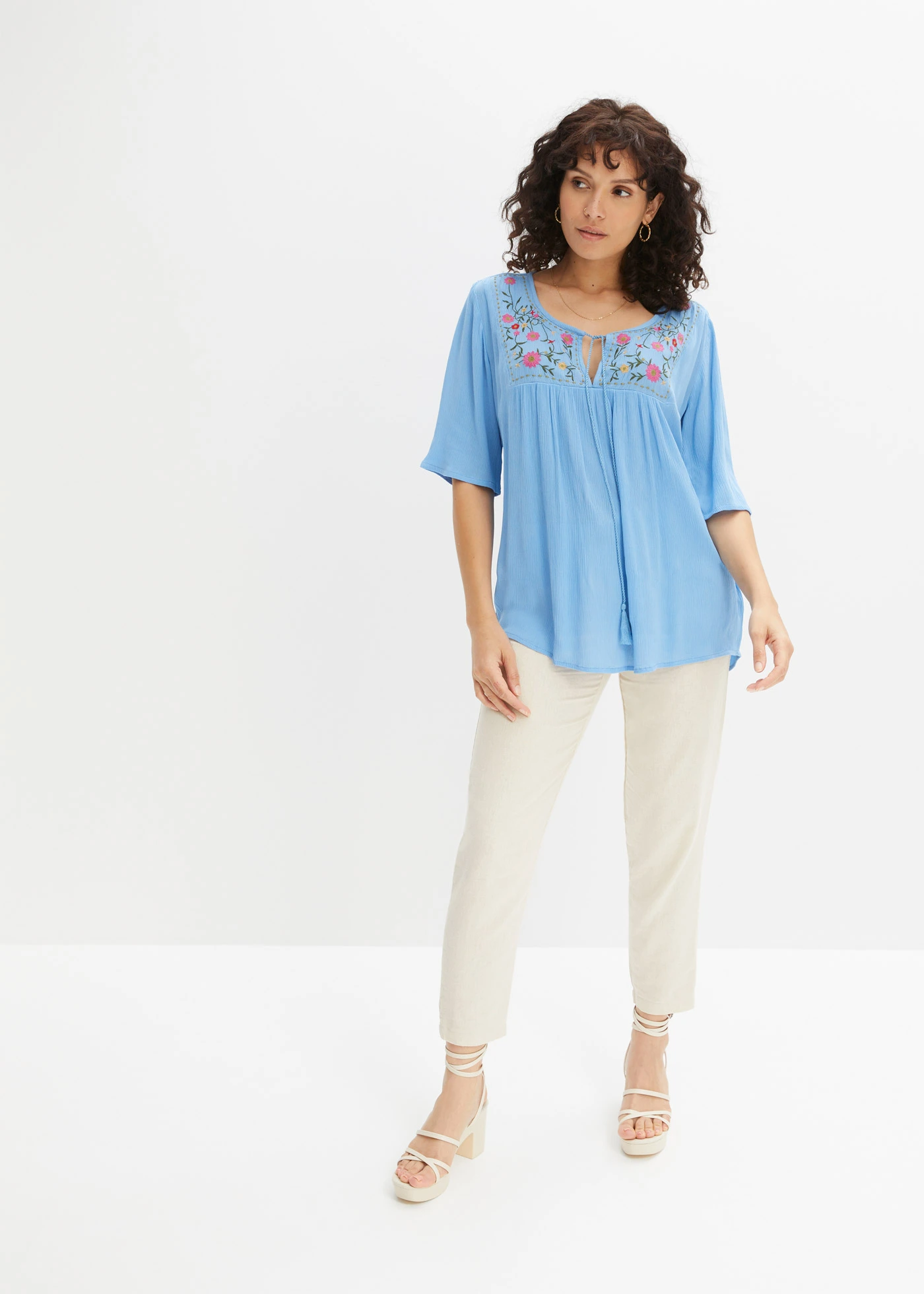 Tunique en viscose effet froissé • bleu brillant • Boutique bonprix