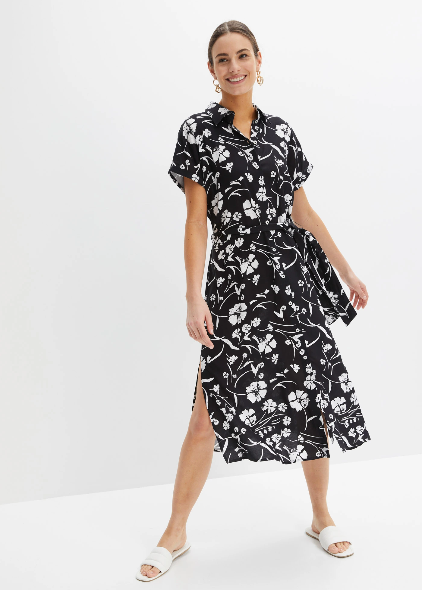 Overhemdjurk van viscose • zwart-wit gebloemd • bonprix online shop