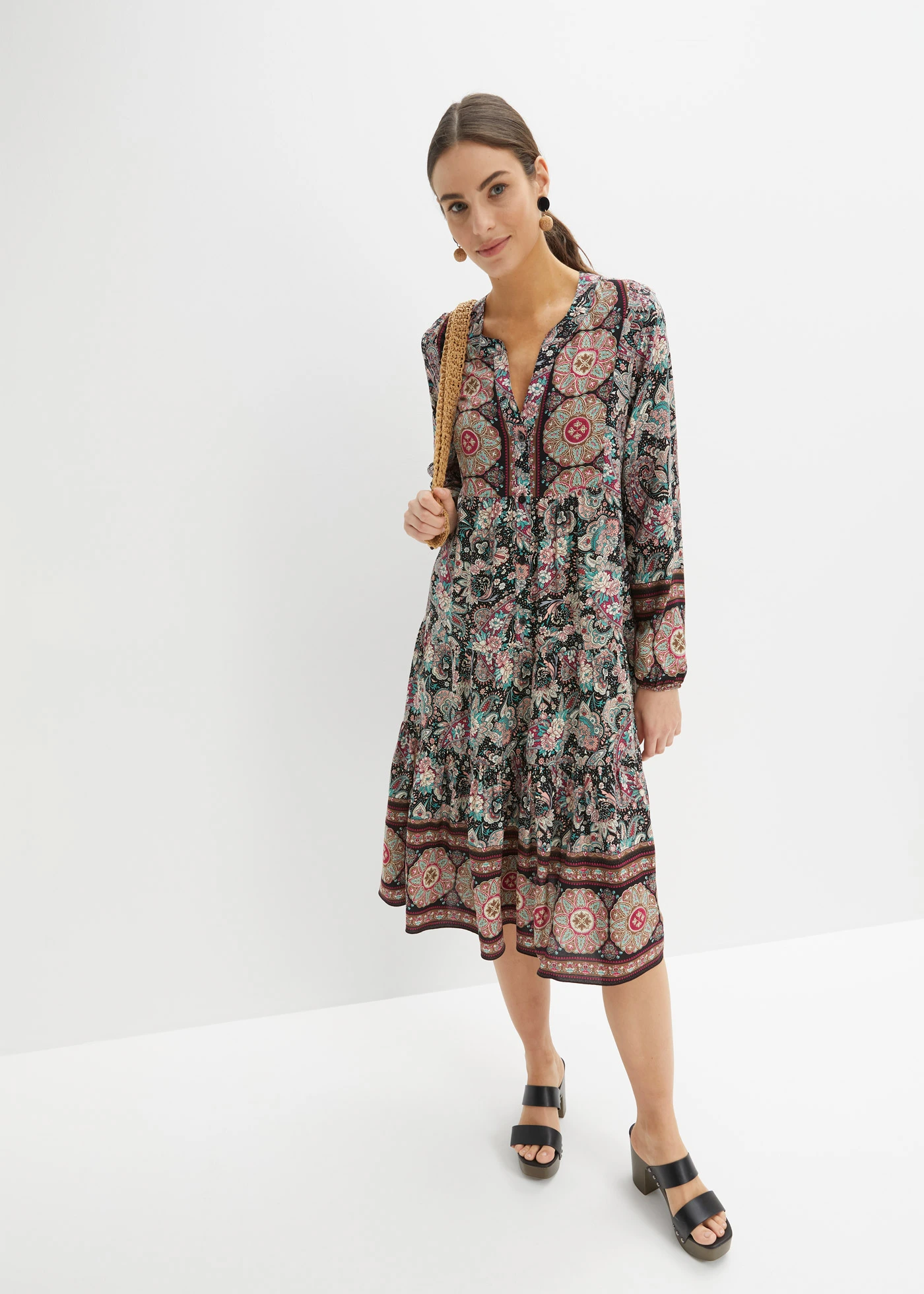 Rochie-tunică din viscoză fluidă • negru • magazin bonprix