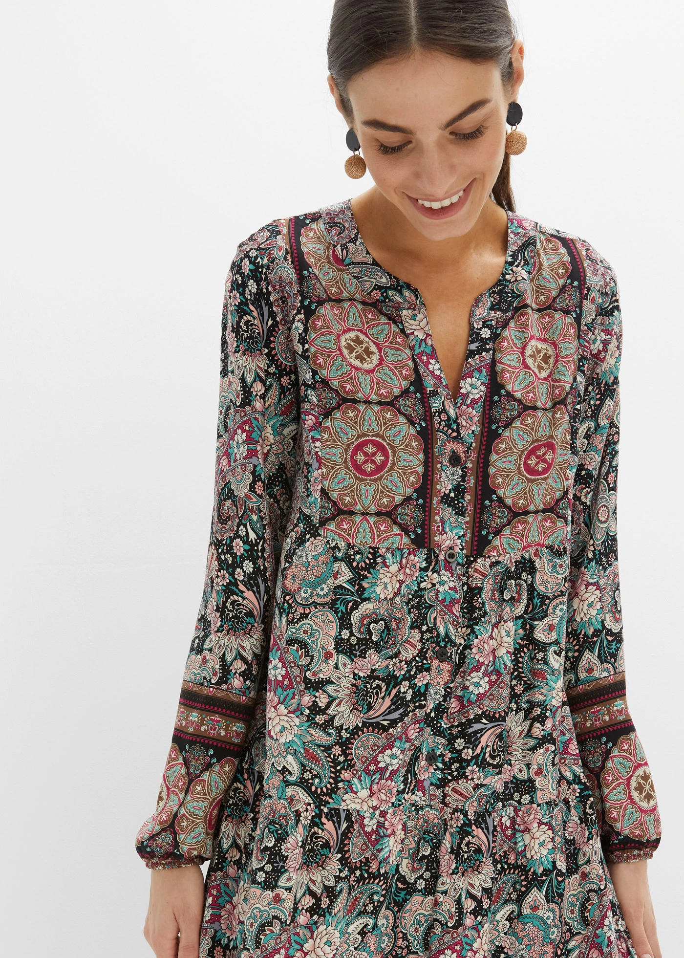 Robe-tunique en viscose fluide, petite • noir • Boutique bonprix