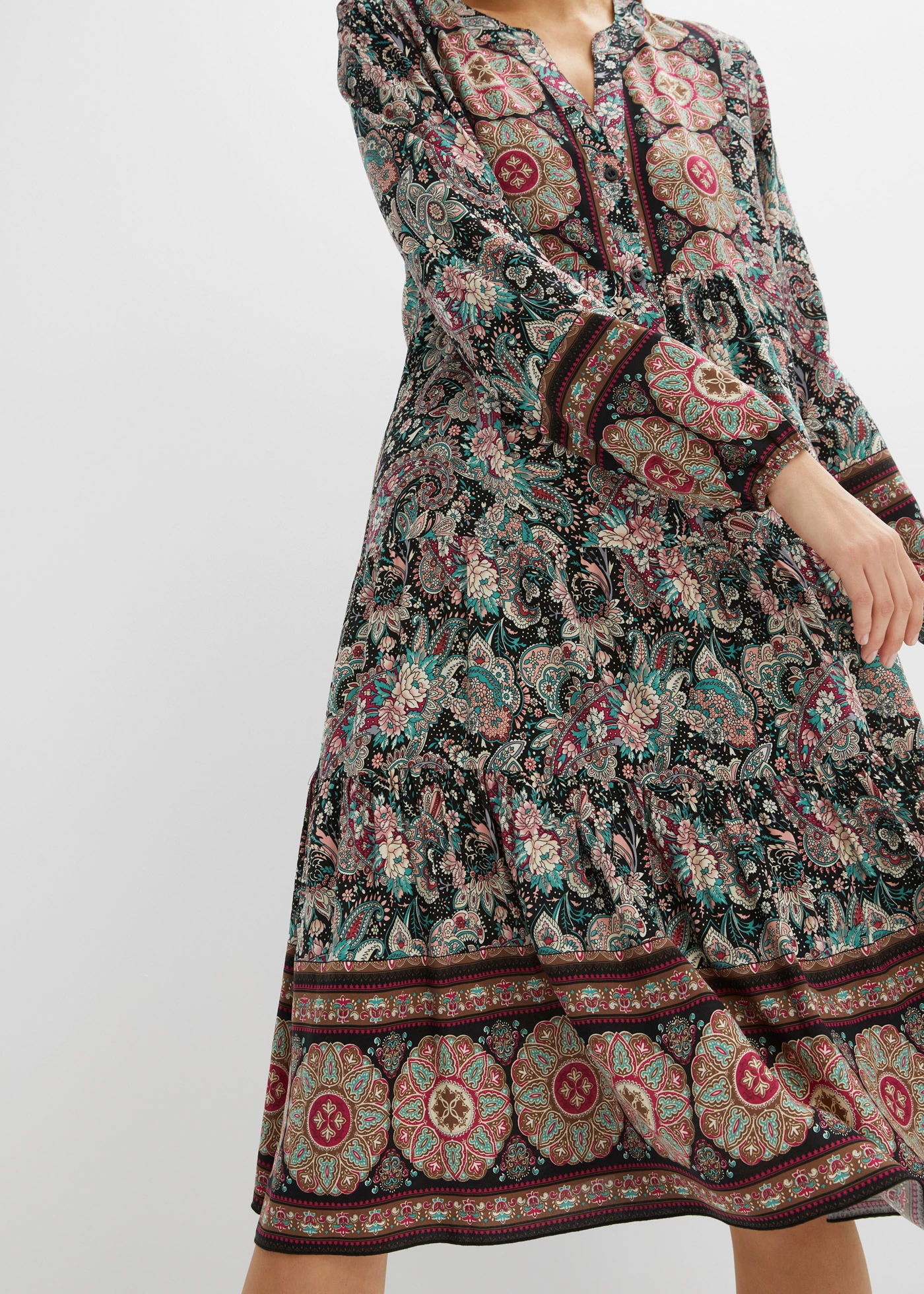 Robe-tunique en viscose fluide, petite • noir • Boutique bonprix