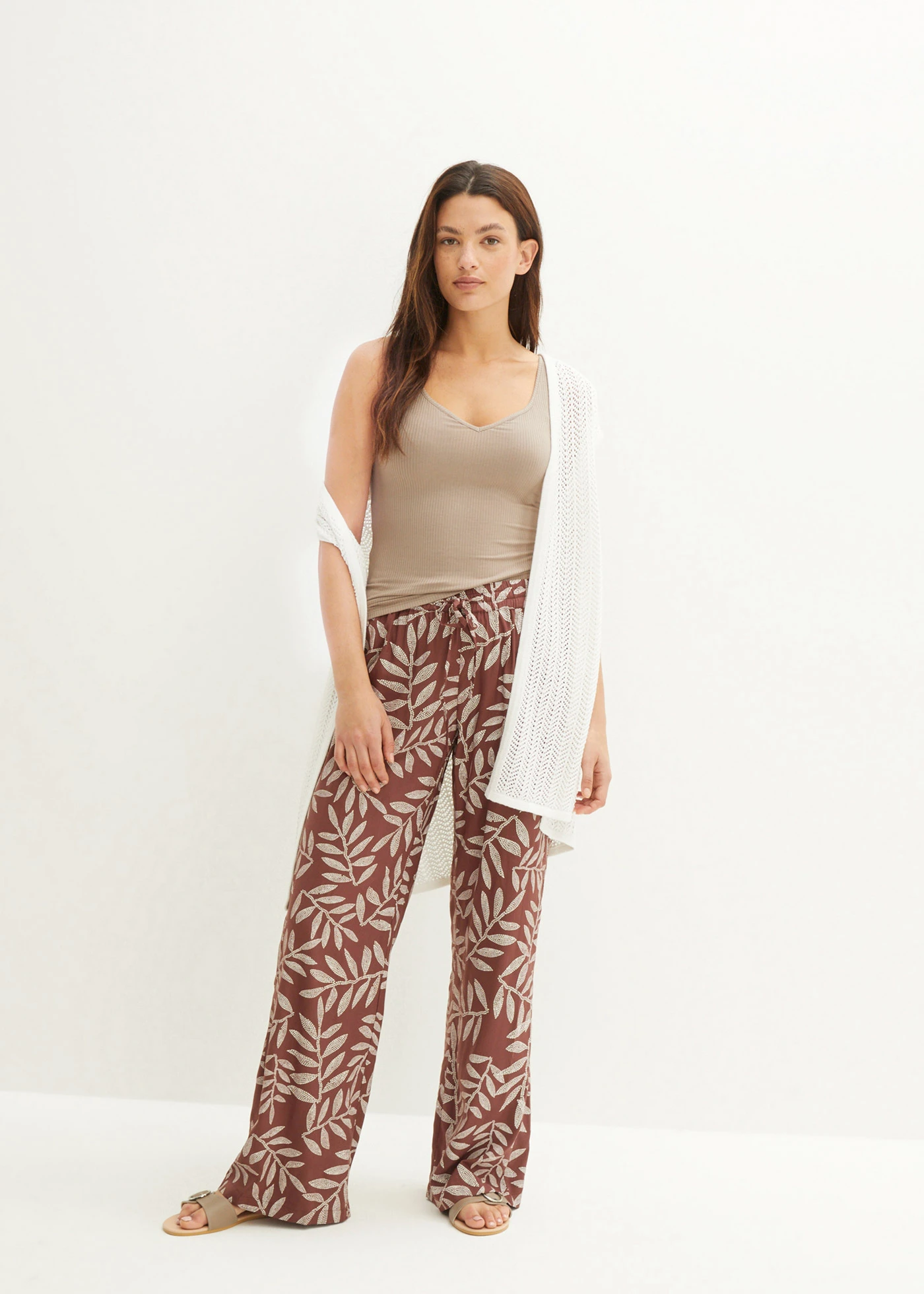 Žebrovaný top • hnědošedá • bonprix obchod