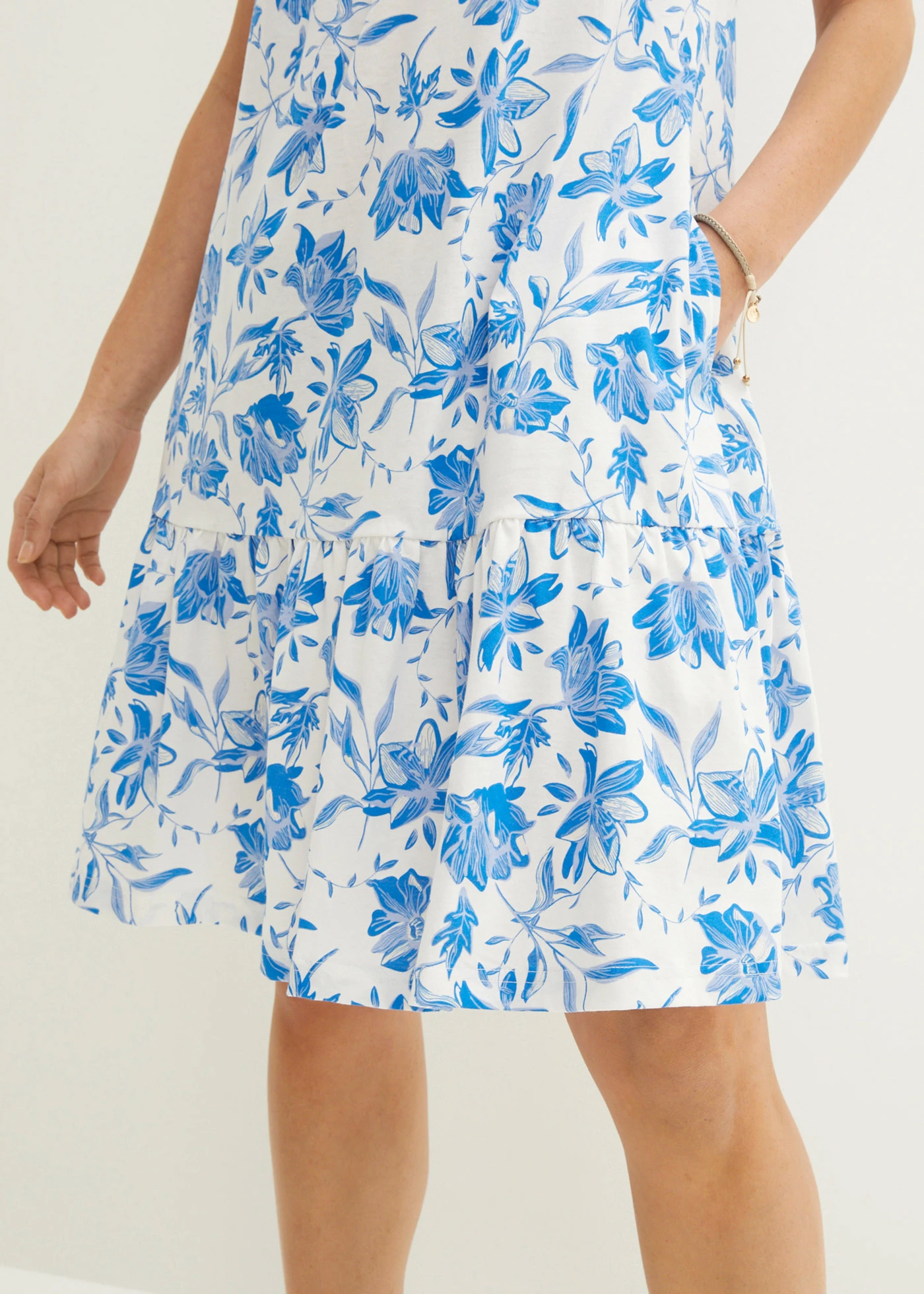 Midi jurk van puur katoen • wit-azuurblauw gebloemd • bonprix online shop