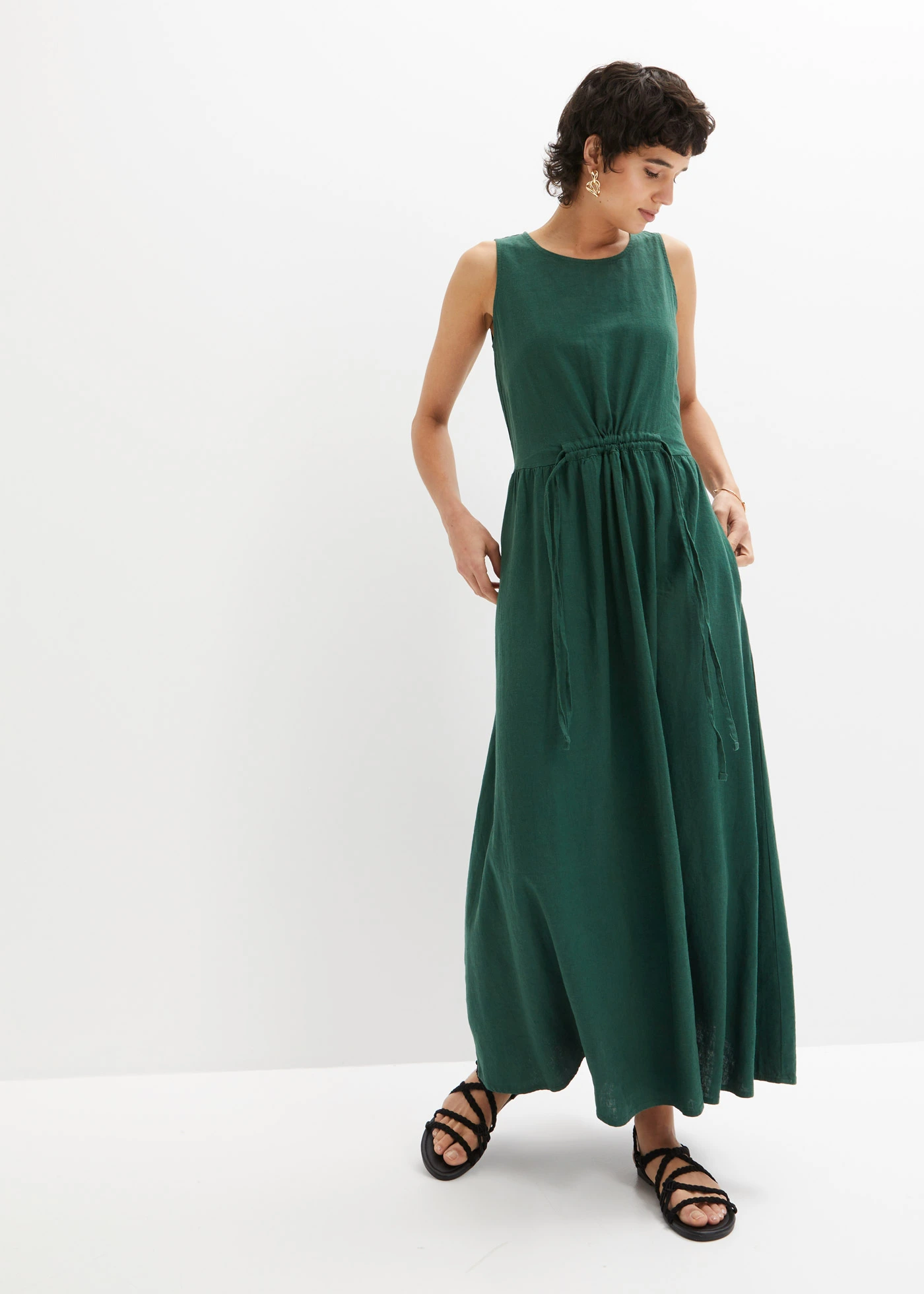 Robe longue en léger mélange de lin et viscose • vert foncé • Boutique bonprix