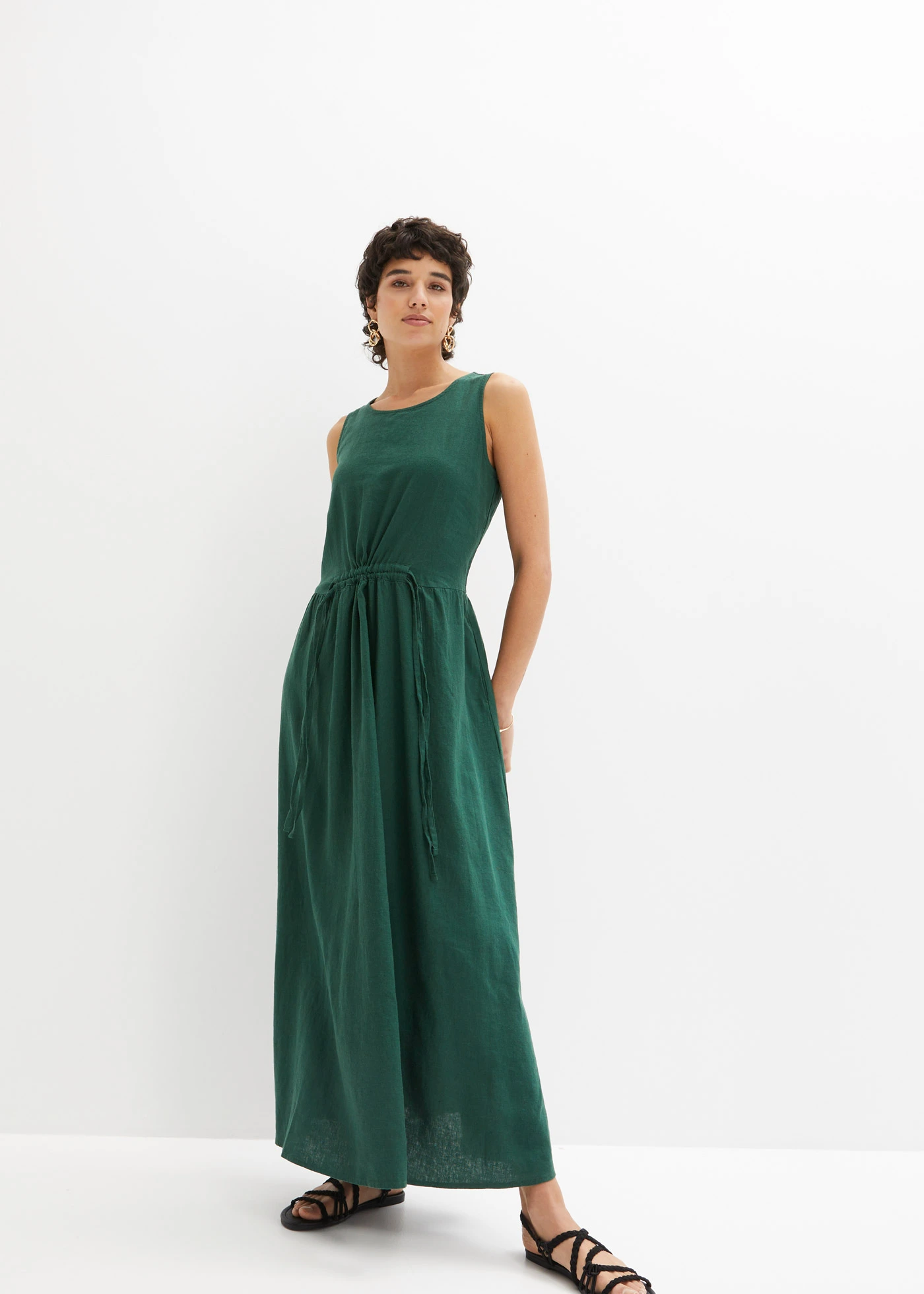 Robe longue en léger mélange de lin et viscose • vert foncé • Boutique bonprix