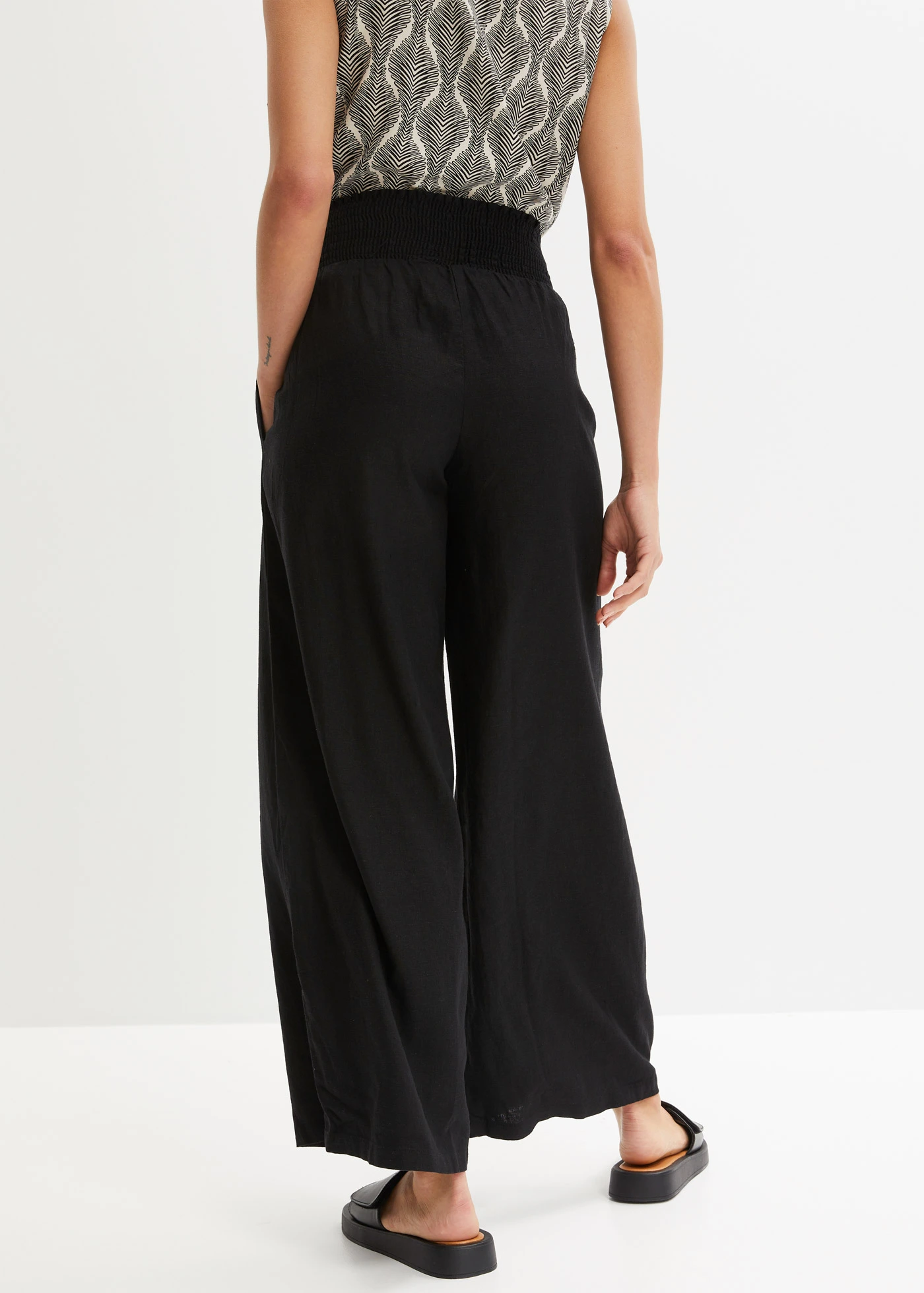 Pantalon large et léger à pinces en lin mélangé • noir • Boutique bonprix