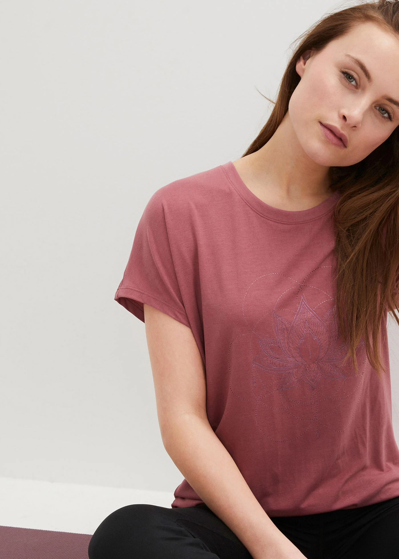 T-shirt de sport, loose • vieux rose imprimé • Boutique bonprix