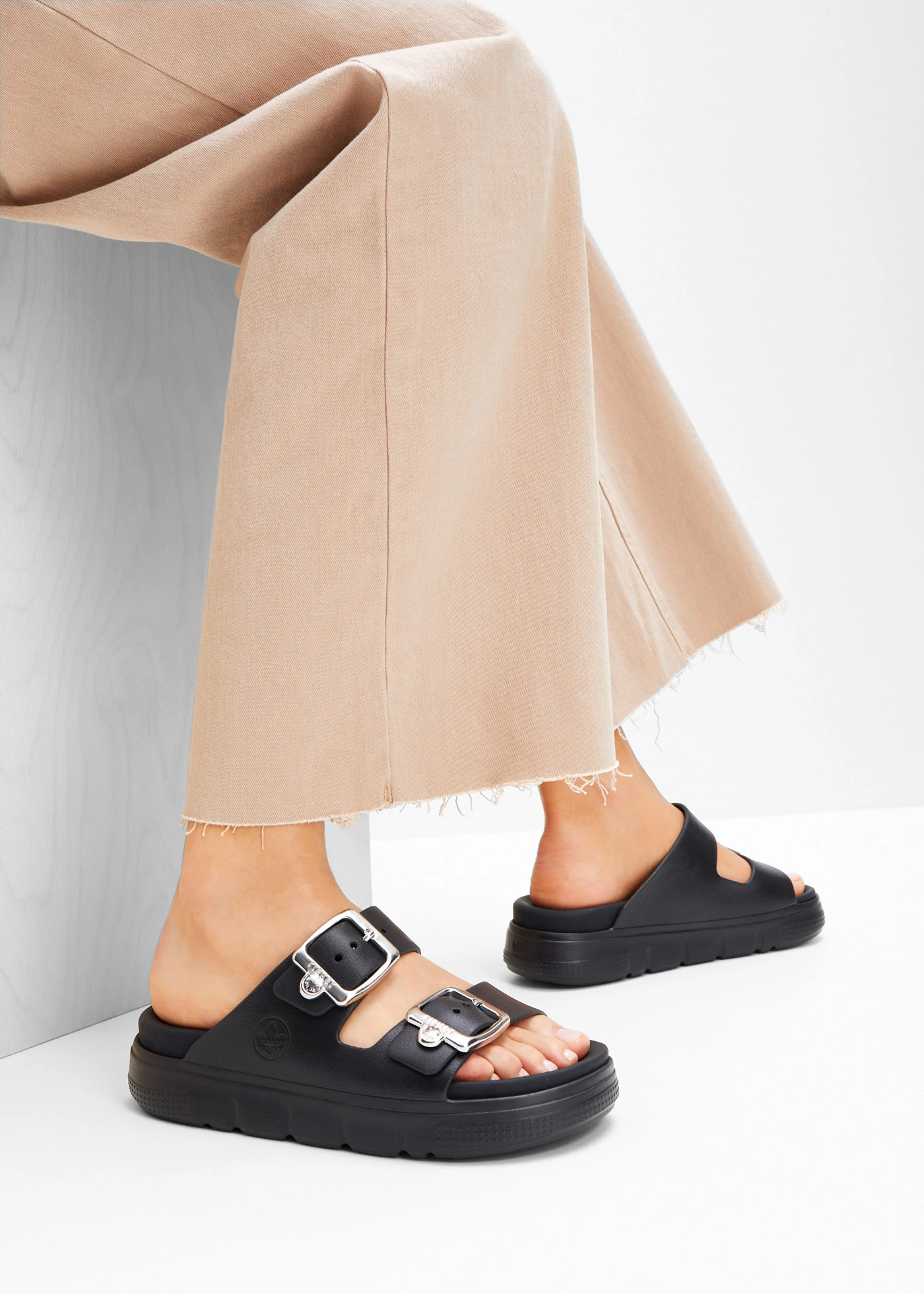 Mules Rieker légères et confortables à plateforme • noir • product-page.page-title-suffix