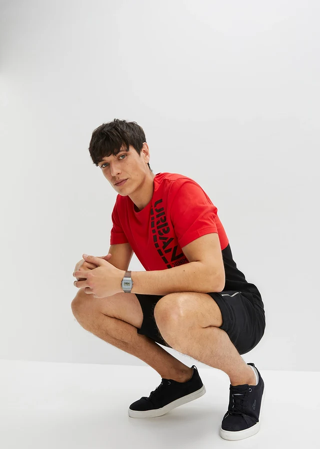 T-shirt • aardbeirood-zwart met print • product-page.page-title-suffix