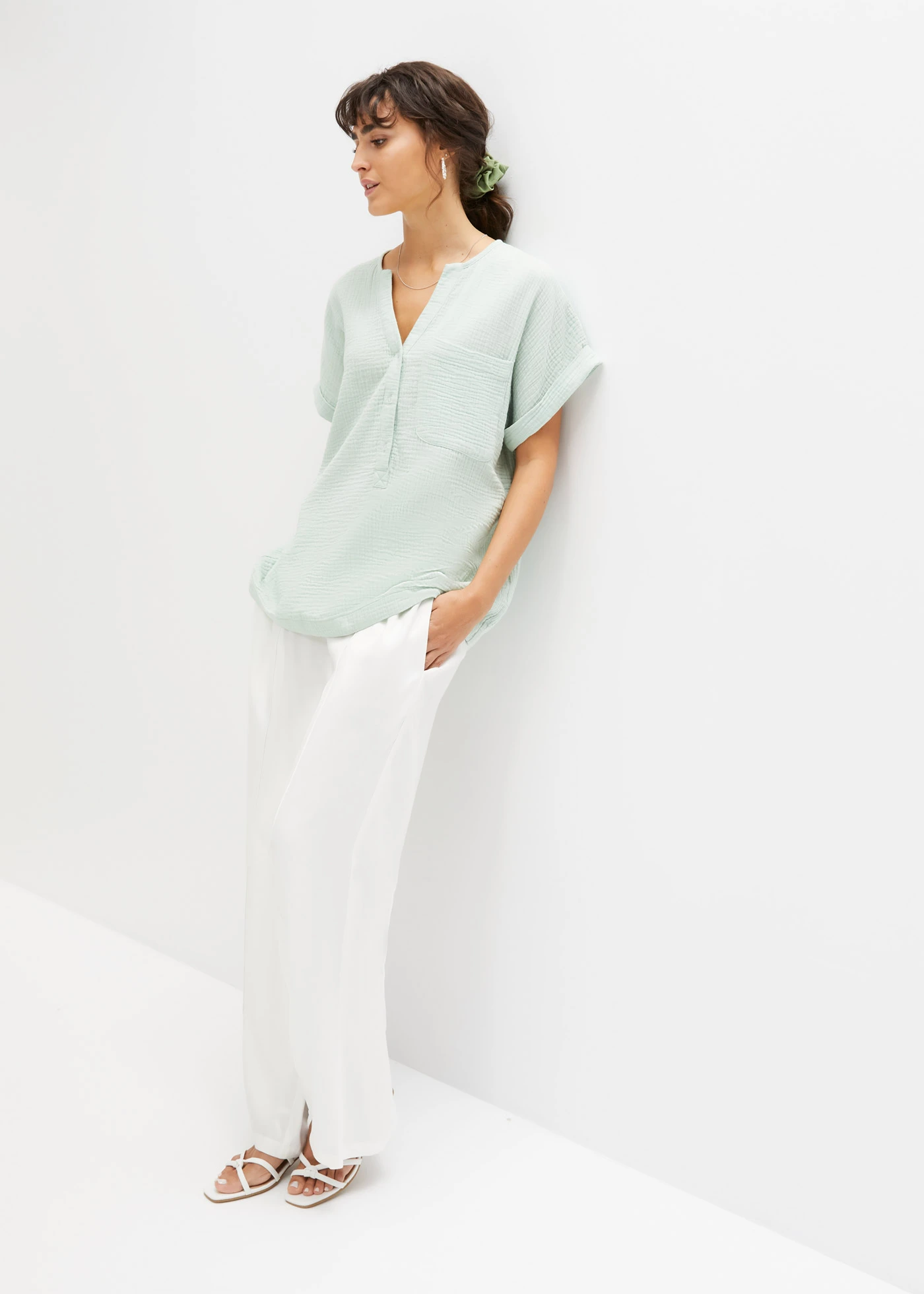 Mousseline blouse met korte mouwen • lichtrietgroen • product-page.page-title-suffix