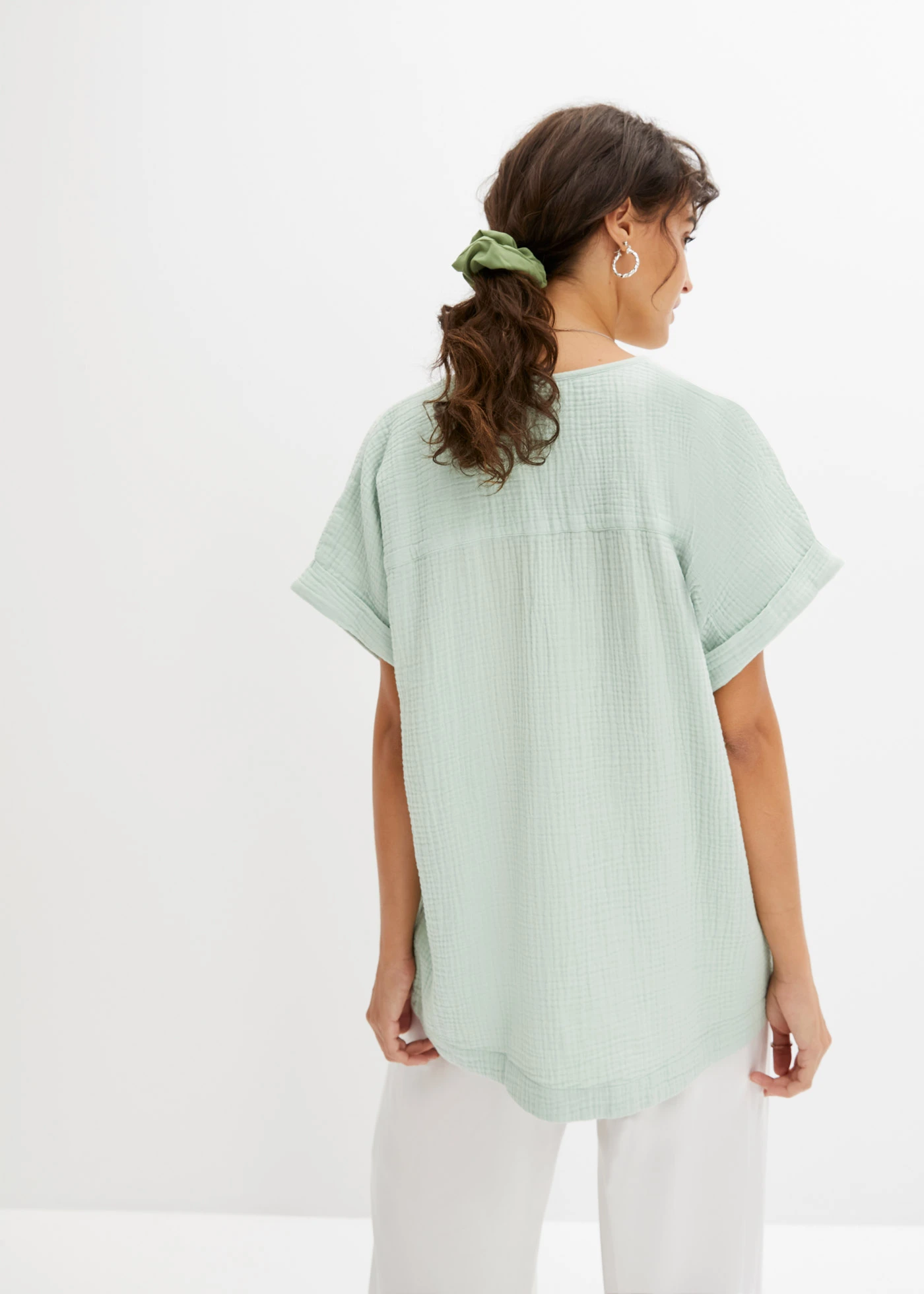 Mousseline blouse met korte mouwen • lichtrietgroen • product-page.page-title-suffix