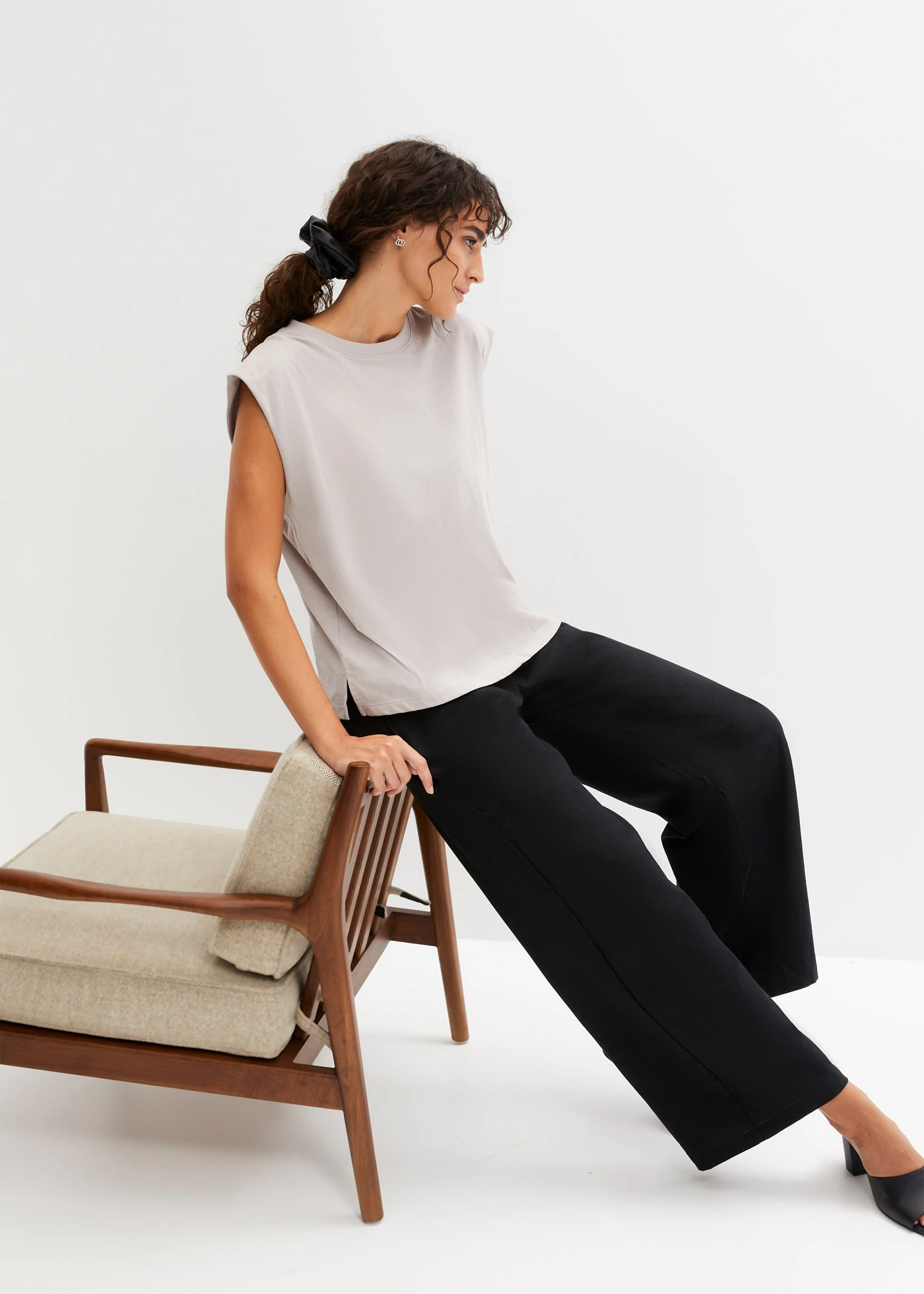 T-shirt oversize z czystej bawełny organicznej • jasnoszary • sklep bonprix